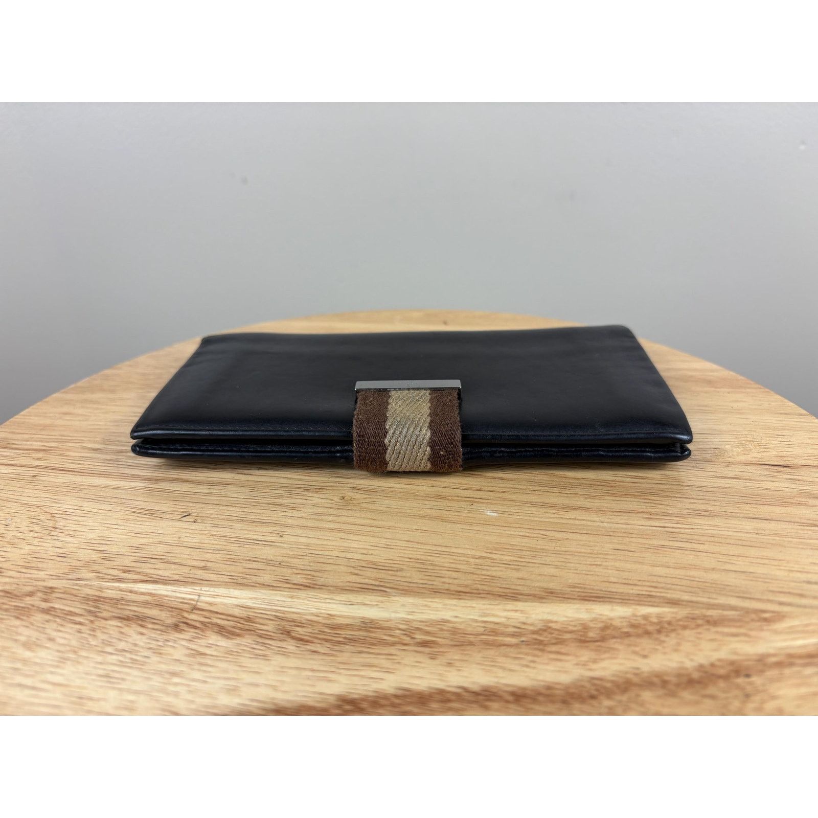 Gucci Authentic Gucci Dark Brown Leather Snap Wallet Size ONE SIZE - 4 Thumbnail