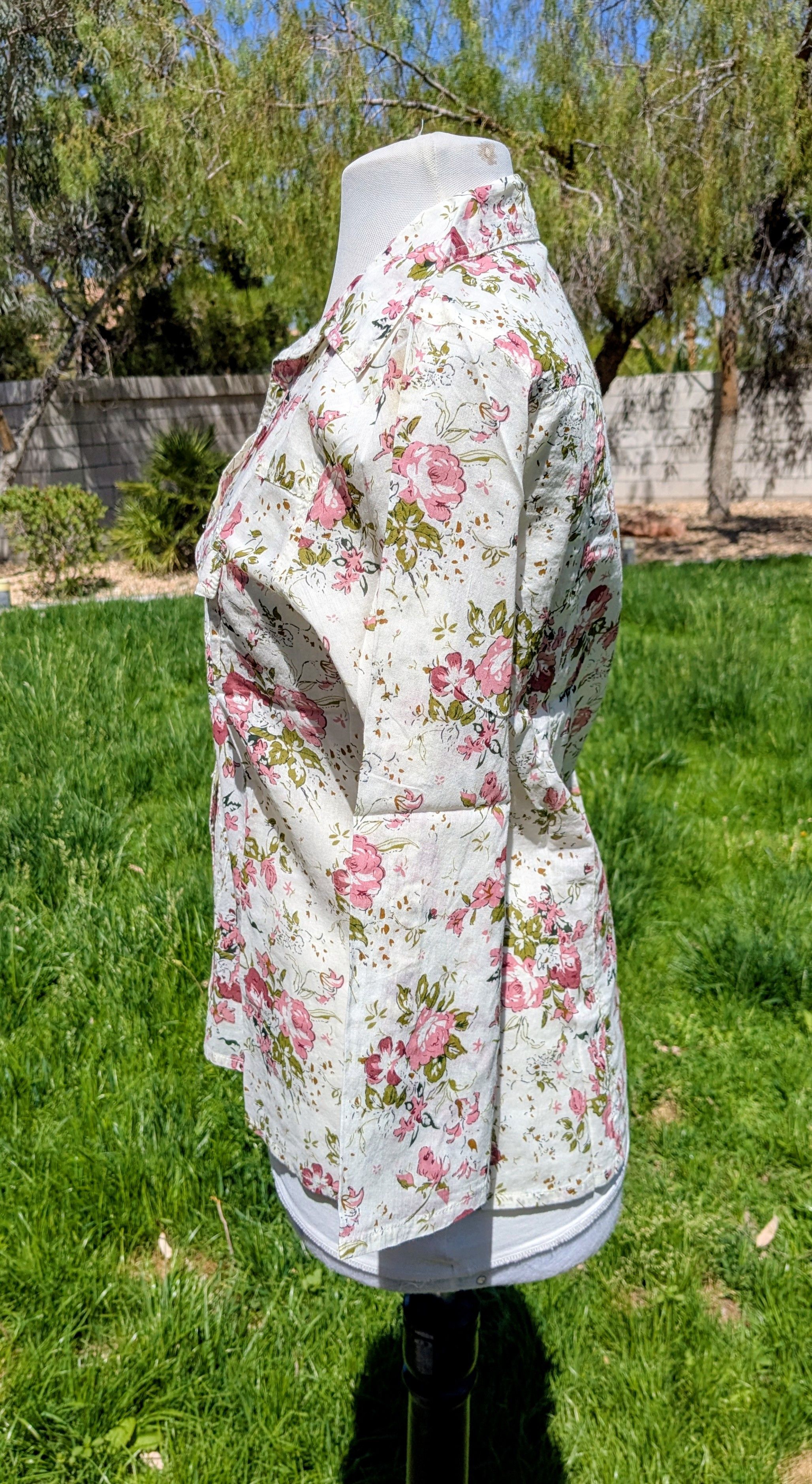 Other Eden & Olivia Petite Floral Button Blouse Flared Long Sleeve Size S / US 4 / IT 40 - 3 Thumbnail