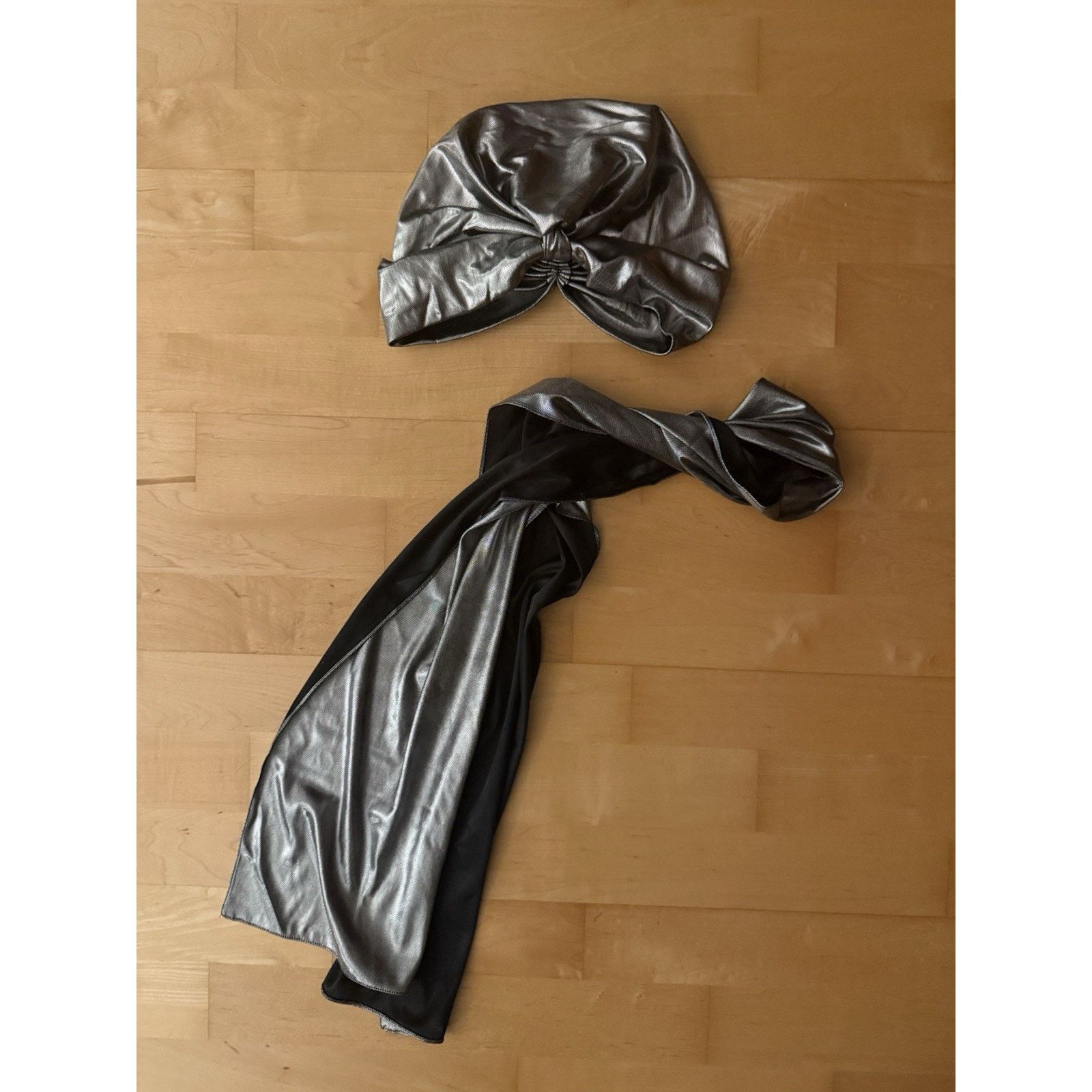 Vintage Silver Liquid Turban Hat And Reversible Scarf Size ONE SIZE - 1 Thumbnail