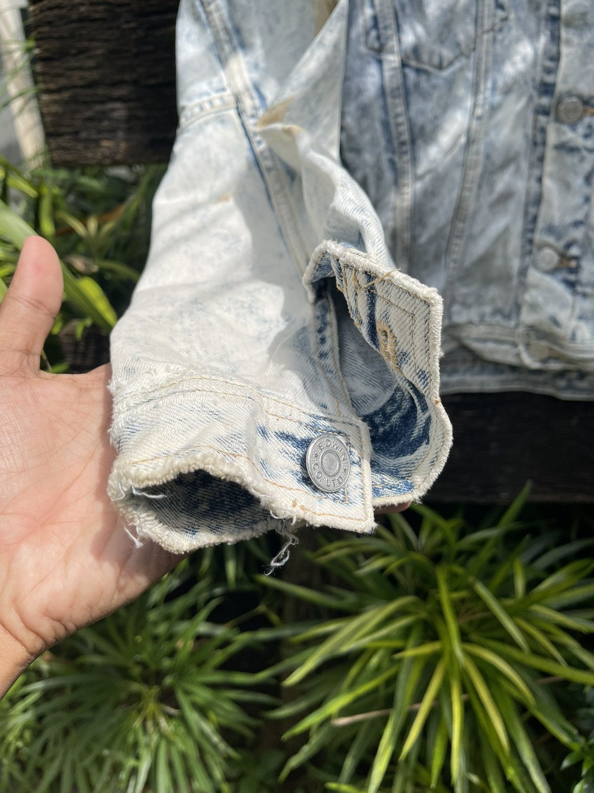 Edwin Vintage Edwin Acid Wash Denim Jacket Made in Japan (Size L) Size US L / EU 52-54 / 3 - 10 Thumbnail