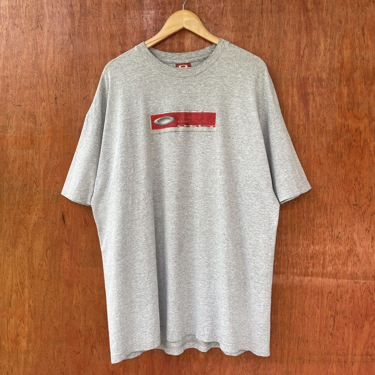 image of Vintage Y2K Oakley Software Tee Shirt in Grey, Men's (Size 2XL)