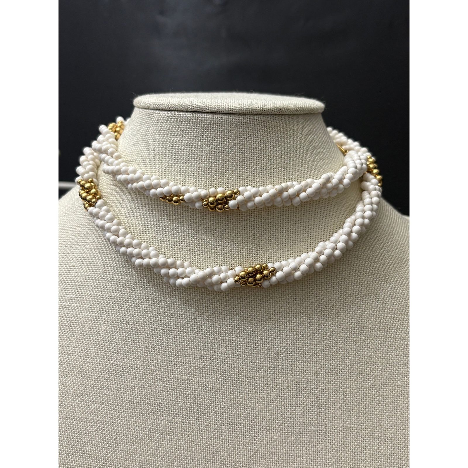 Other Vintage Napier White Single Strand Necklace Size ONE SIZE - 1 Thumbnail