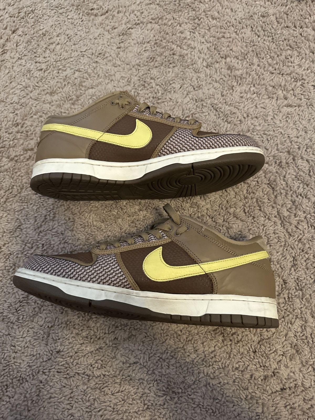 Nike × Undefeated Nike Dunk Low x Undefeated ‘Canteen’ Size US 10.5 / EU 43-44 - 2 Thumbnail