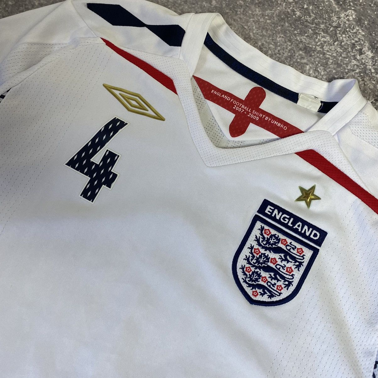 Umbro Vintage Umbro Fc England 🏴󠁧󠁢󠁥󠁮󠁧󠁿 Gerrard Player national team Size US S / EU 44-46 / 1 - 6 Thumbnail