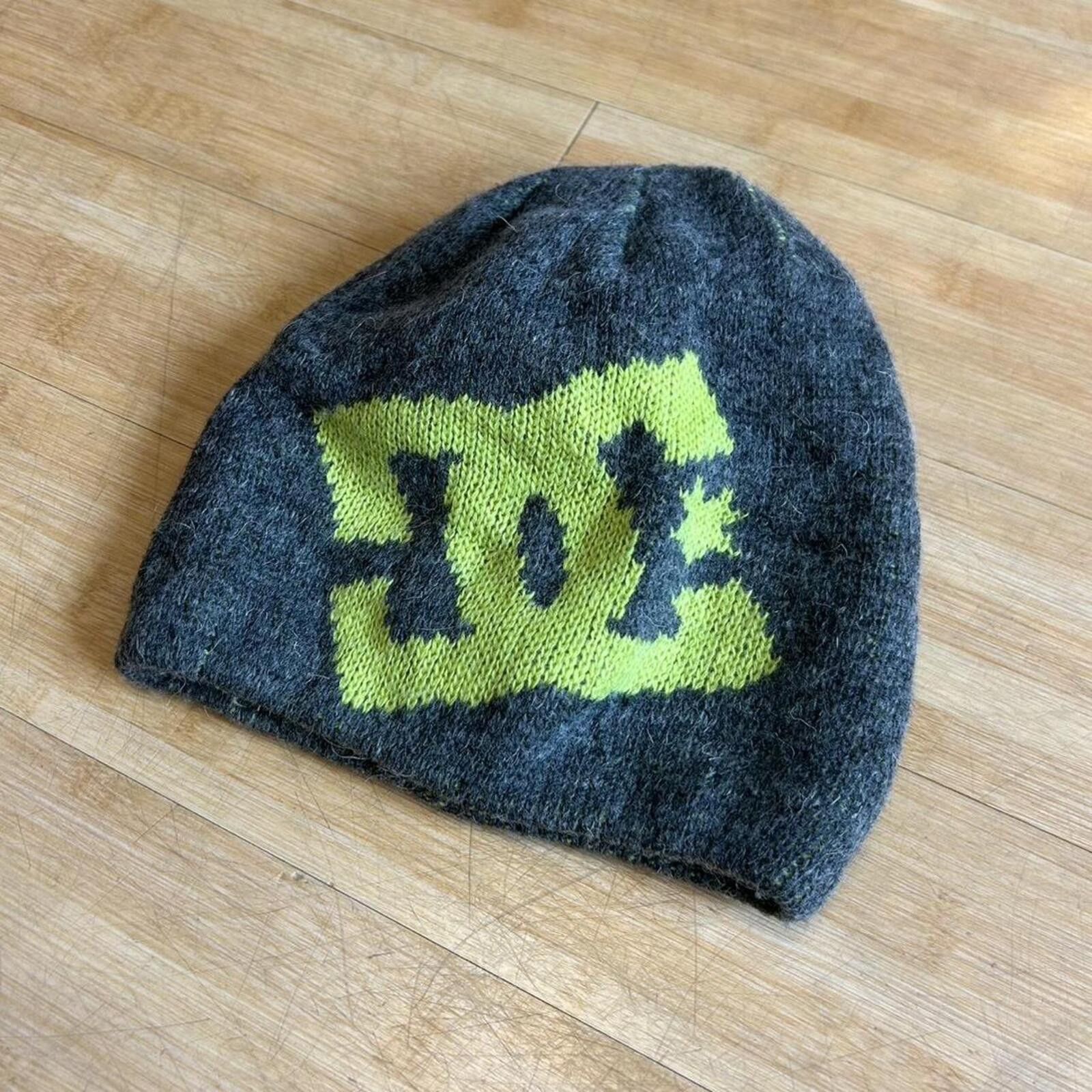 Other Vintage y2k DC Shoes Grey Neon Yellow Beanie Size ONE SIZE - 1 Thumbnail