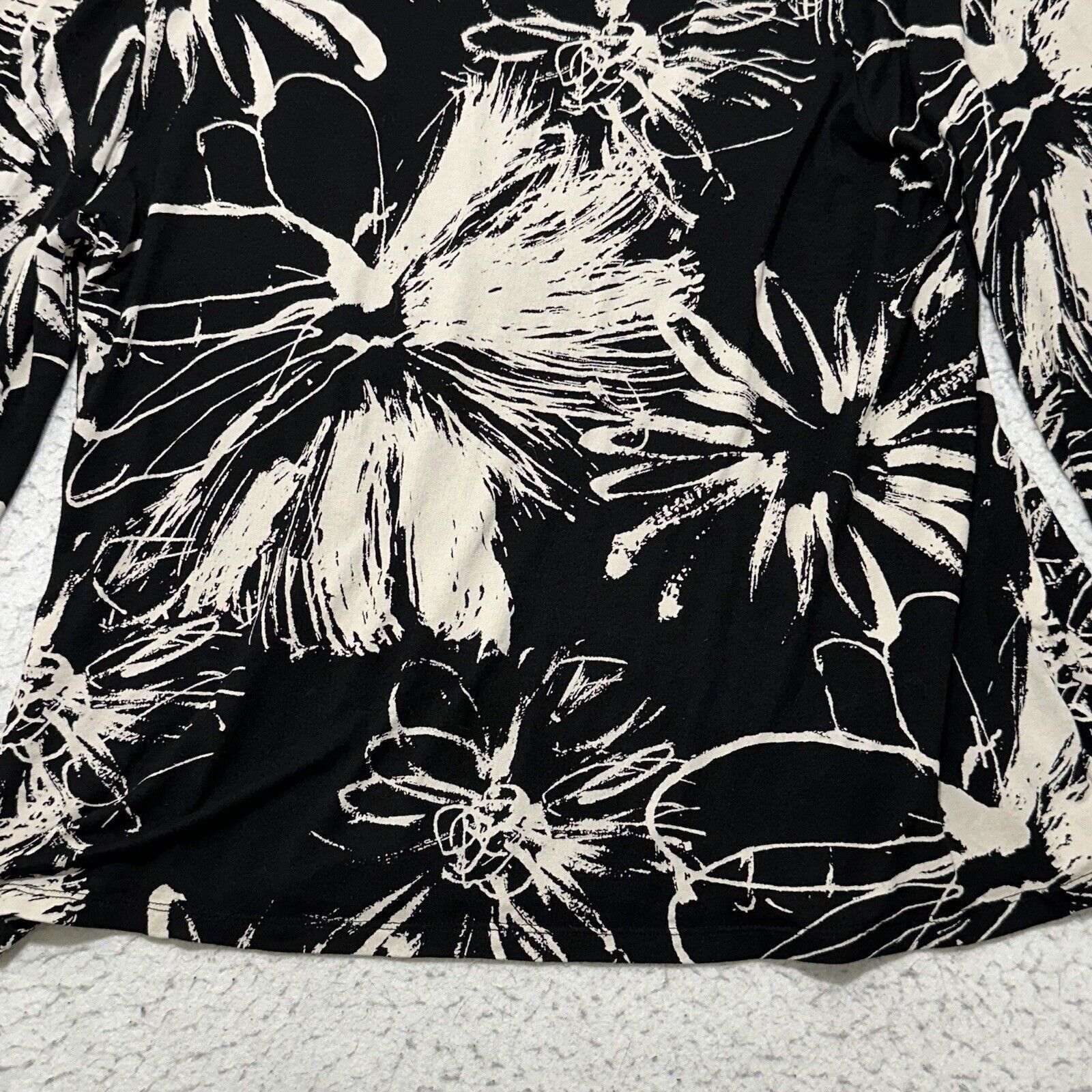 Other Lane Bryant 14/16 Black Ivory Floral Faux Wrap Blouse V-Neck Size XXL / US 16-18 / IT 52-54 - 11 Thumbnail