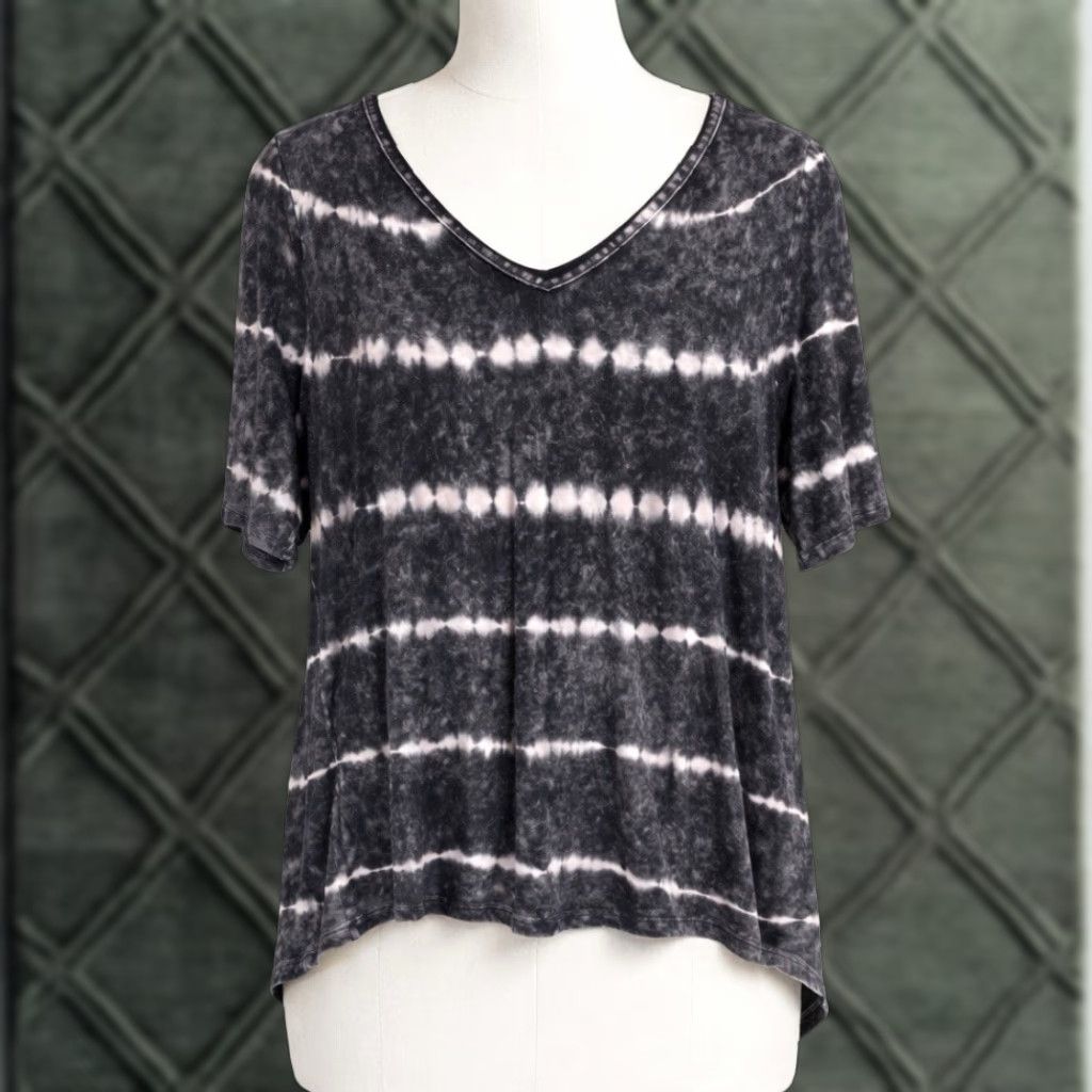 Torrid Torrid T-Shirt Women 00 Black Short Sleeve Round Neck Pullover Knit Stretch Easy Care Basic Grunge Rock Gothic Alternative Size XXS / US 00 / IT 34 - 1 Thumbnail