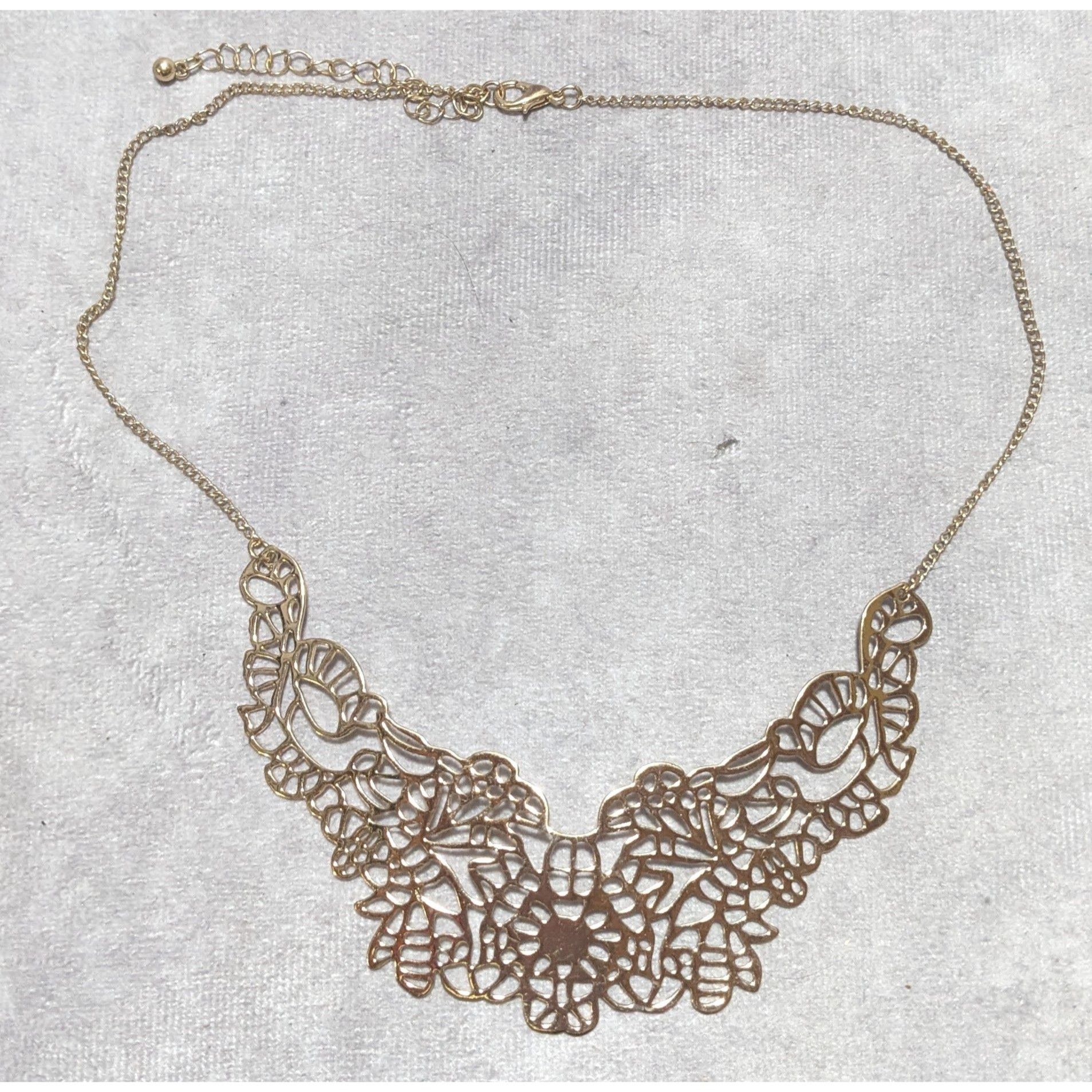Other Elegant Floral Gold Cutout Necklace Size ONE SIZE - 8 Thumbnail