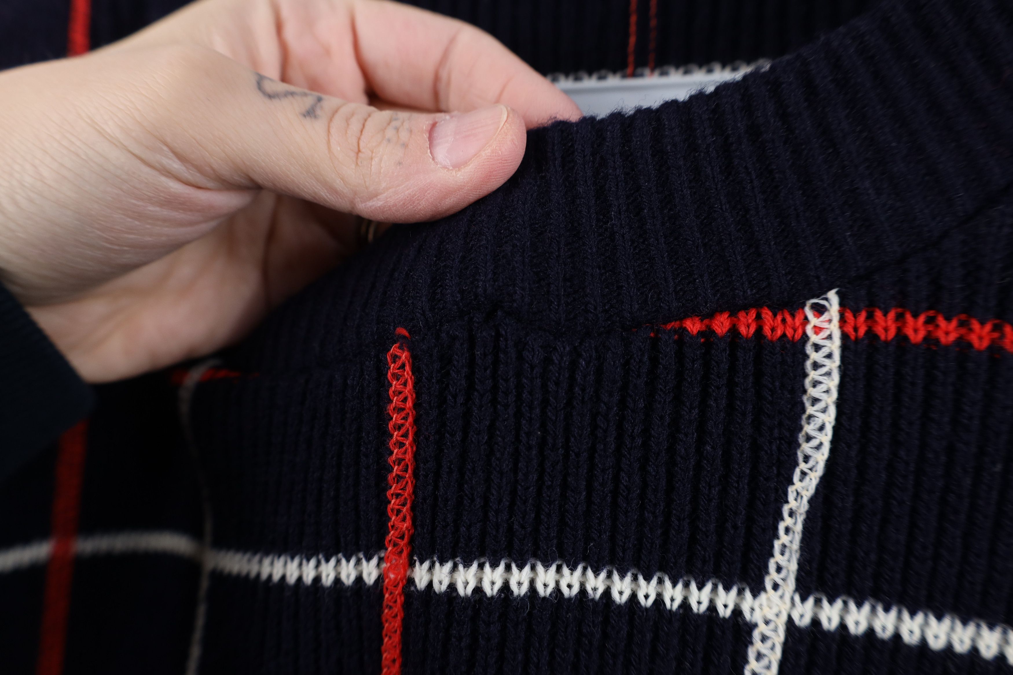 Vintage Vintage 70s Streetwear Ribbed Knit Boxy Fit Sweater Plaid Size US L / EU 52-54 / 3 - 5 Thumbnail