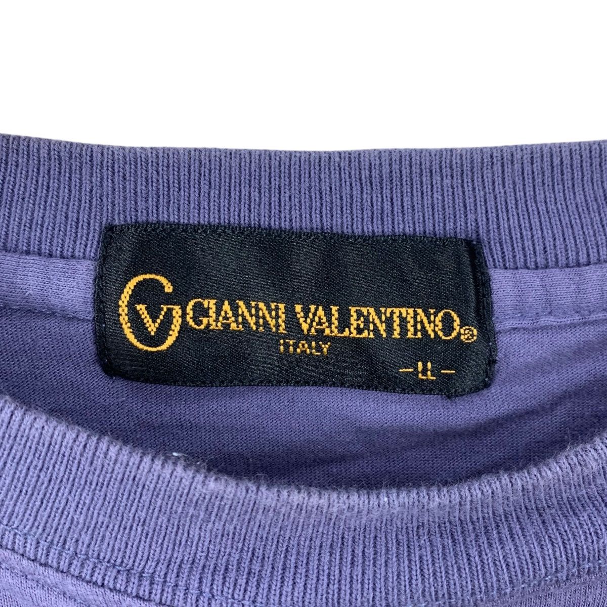 Vintage Vintage GIANNI VALENTINO ITALY Collection For Men Tee Size US XL / EU 56 / 4 - 5 Thumbnail