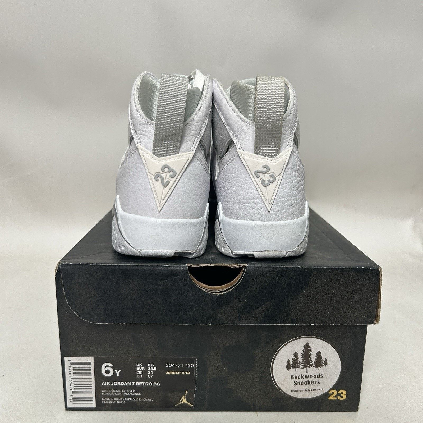 Jordan Brand Nike Air Jordan 7 Retro GS “Pure Platinum/White Grey” Size US 7.5 / IT 37.5 - 4 Thumbnail