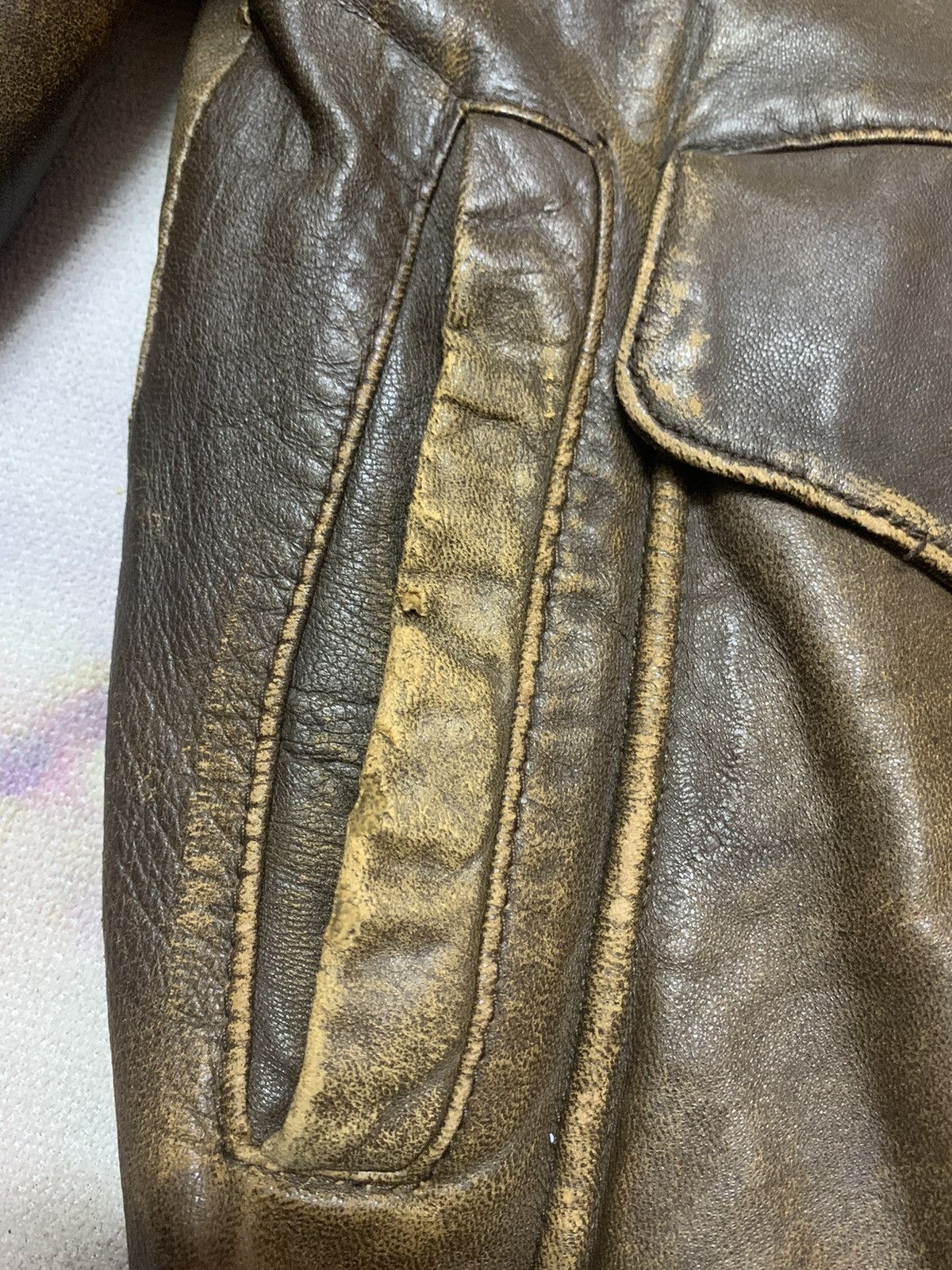 Avirex Vintage Military A-2 Patina Leather Tomcat Combat Flight Size US L / EU 52-54 / 3 - 14 Thumbnail