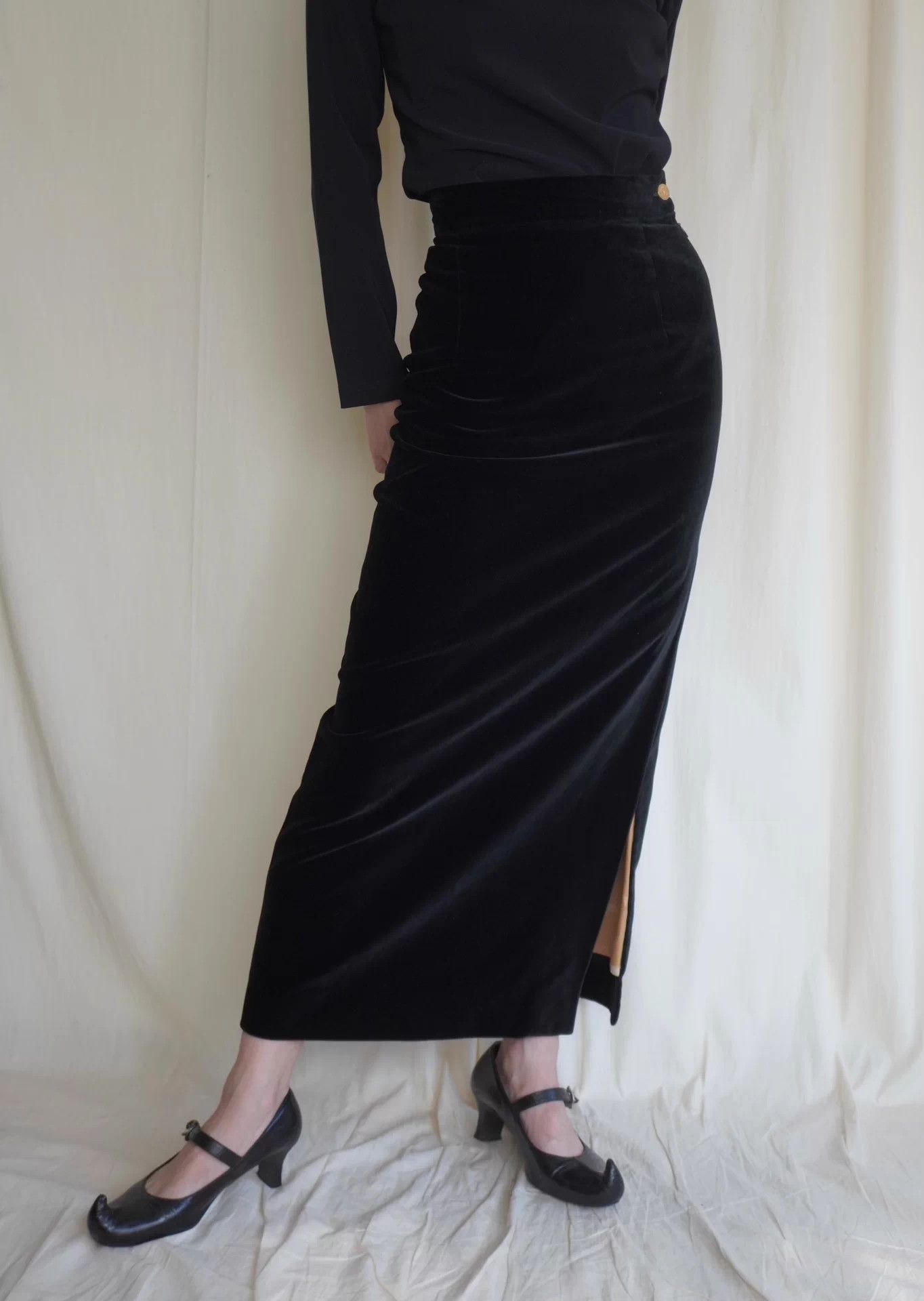 Vivienne Westwood Vivienne Westwood 1990s Early Velvet Slit Straight Skirt Red Label Size 25" / US 0 / IT 36 - 4 Thumbnail