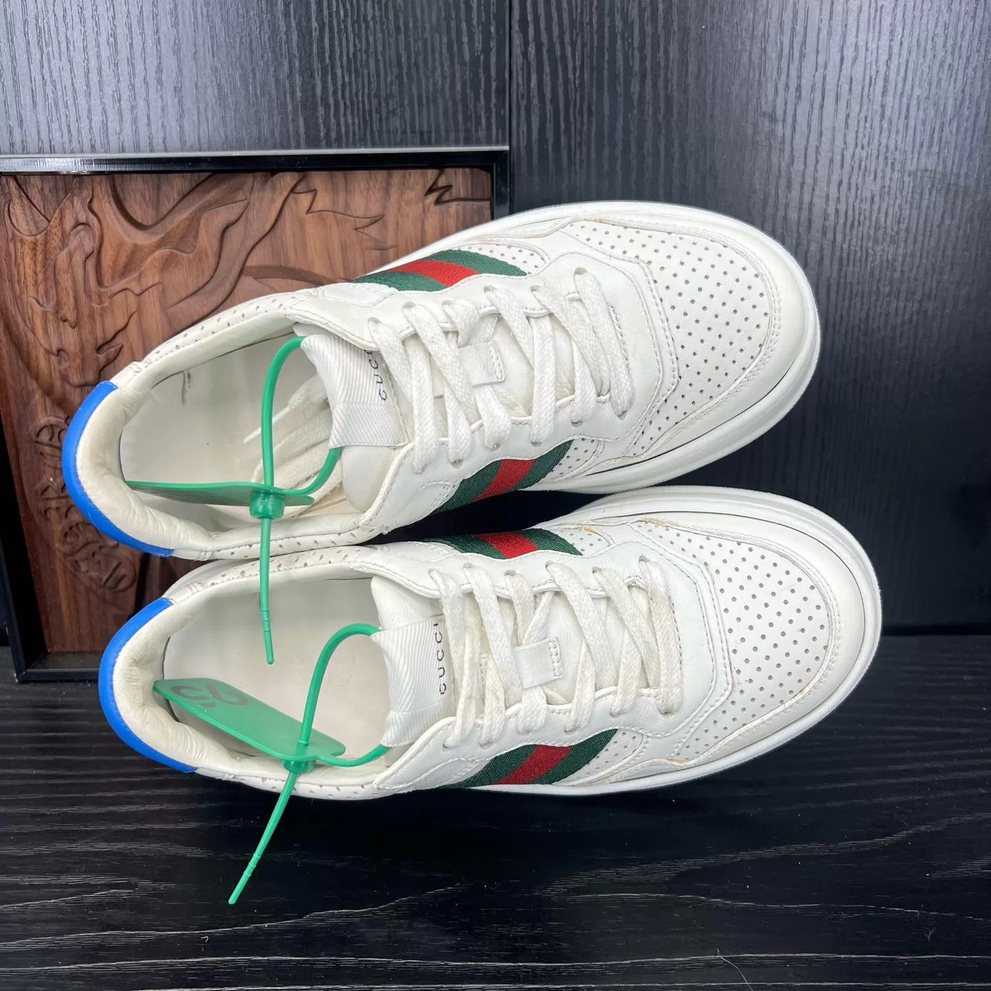 Gucci Gucci Women's White Red Green Cookie Sneaker Size US 4.5 / IT 34.5 - 8 Thumbnail