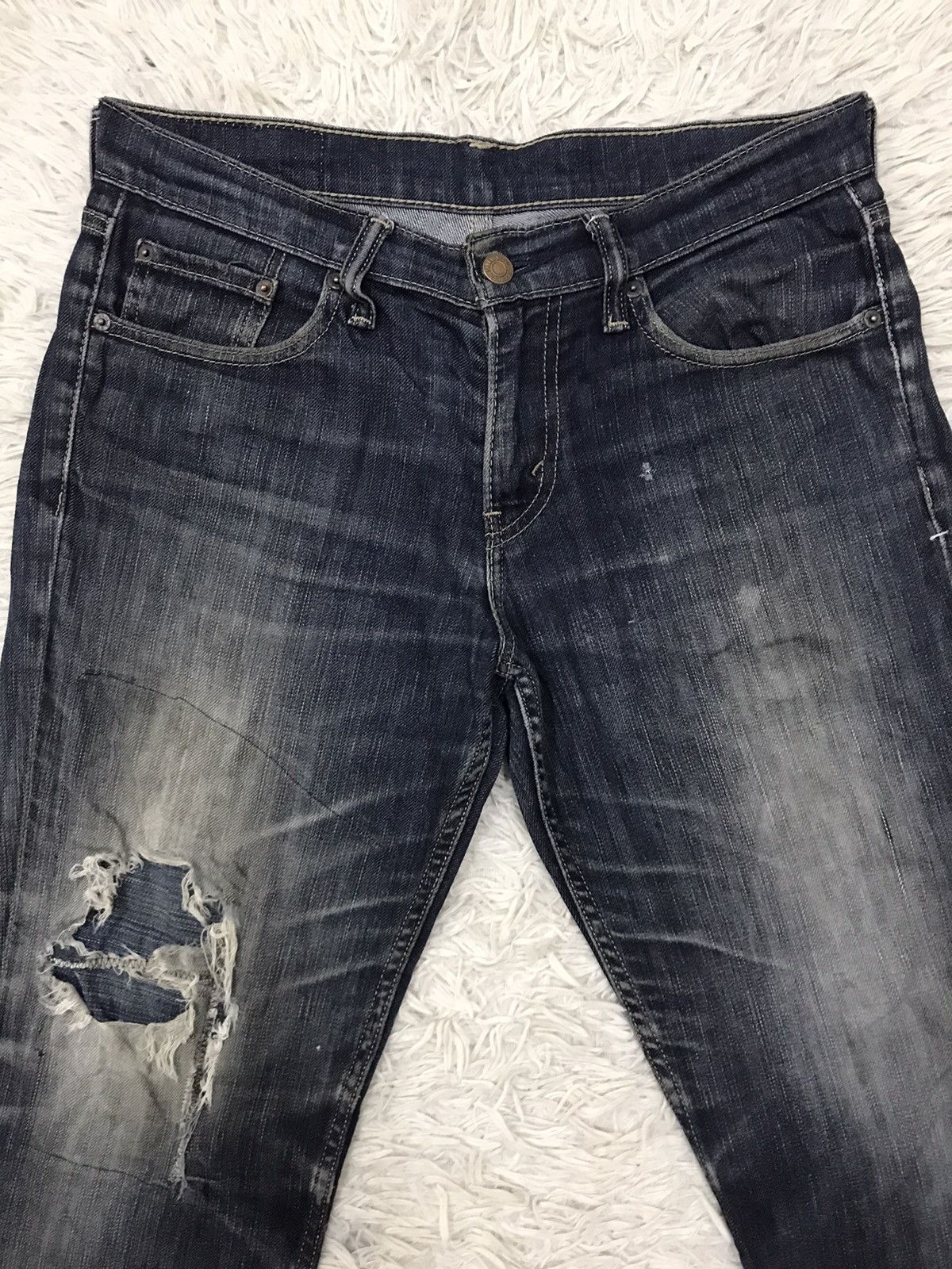 Levi's Vintage Clothing Vintage Levis Slim Tapered Distressed Denim Jeans Size US 31 - 8 Thumbnail