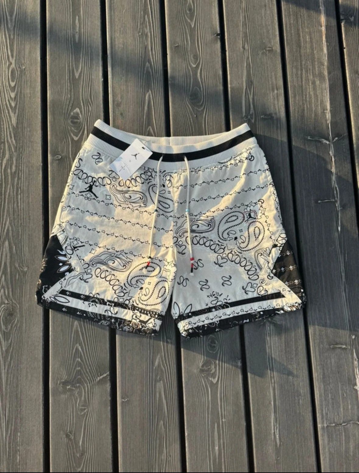 Jordan Brand × Travis Scott Travis Scott x Jordan Paisley Shorts - NEW Size US 29 - 3 Thumbnail