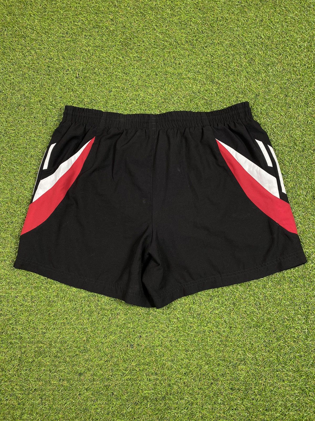 Adidas Vintage 90s Adidas shorts streetwear small logo size L Size US 34 / EU 50 - 4 Thumbnail