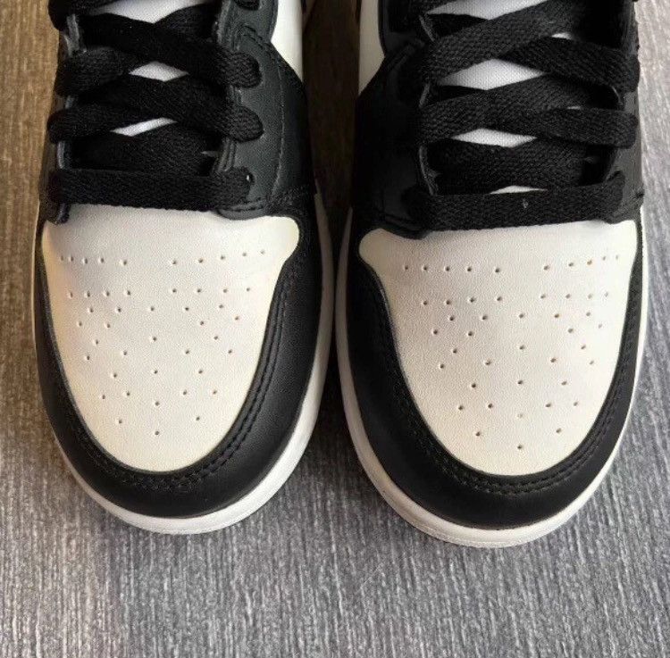 Jordan Brand Nike Air Jordan 1 Retro High OG 2014 Sz 5.5Y 555088-010 Size US 5.5 / EU 38 - 6 Thumbnail