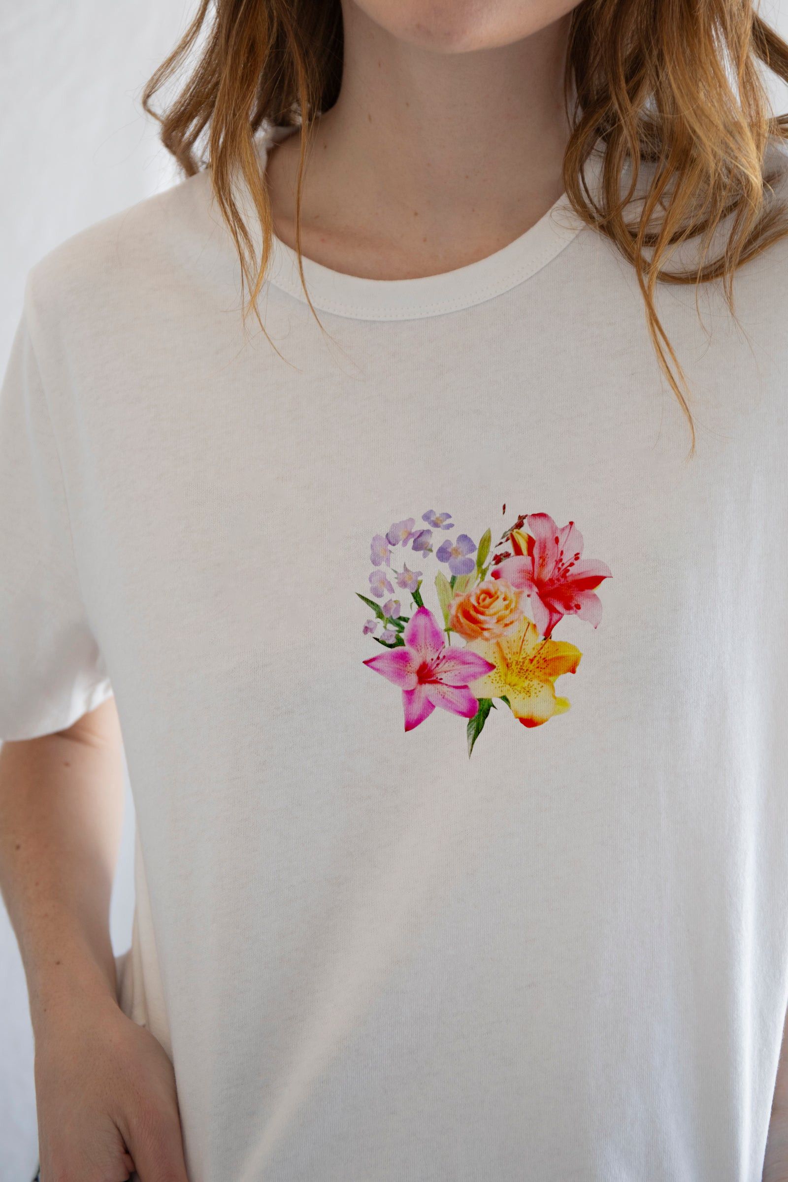 Designer × Vintage Scrapbook Flowers Tee – Vintage Bloom Meets Modern Edge Size S / US 4 / IT 40 - 2 Thumbnail
