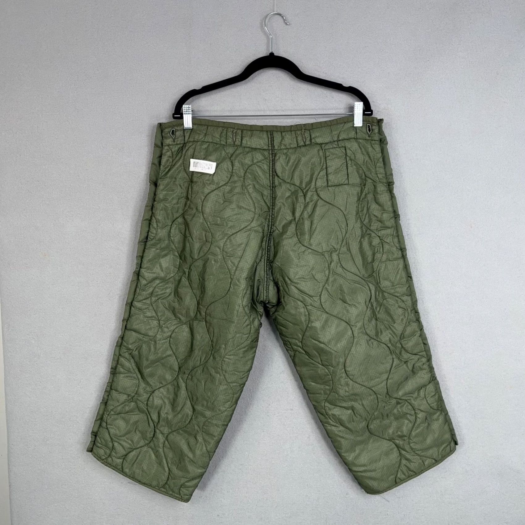 Vintage VINTAGE Military Pants Mens Medium Short Regular Green Quilted Liner Army Cold Weather Winter Workwear Snow Pants Mens Regular Green Insulated Lined Size US 31 - 5 Thumbnail