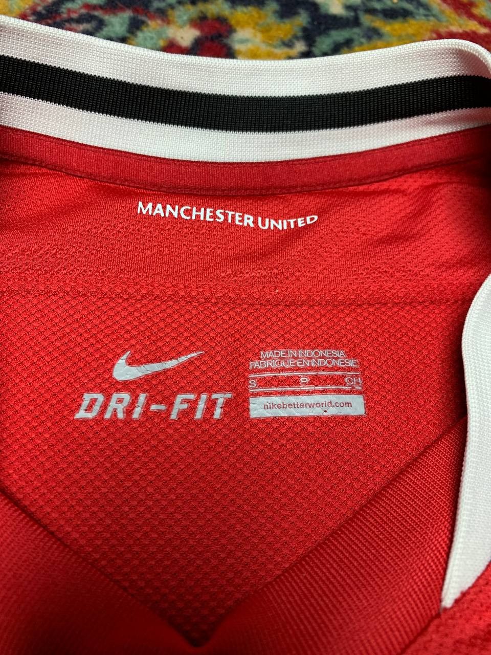 Nike MANCHESTER UNITED 2011 2012 HOME FOOTBALL SHIRT JERSEY NIKE Size US S / EU 44-46 / 1 - 4 Thumbnail
