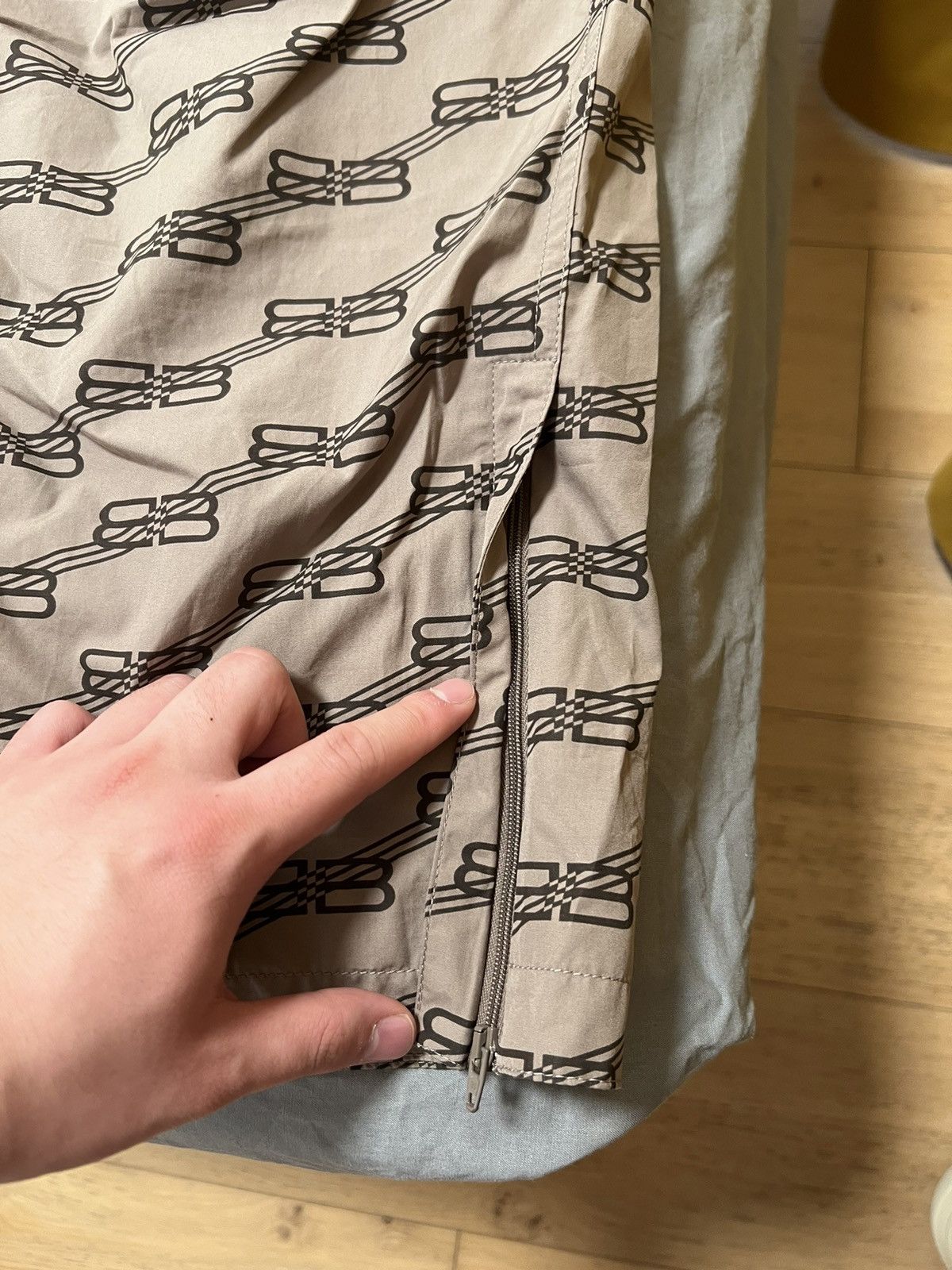Balenciaga Balenciaga Monogram Logo Beige Track Pants Size US 32 / EU 48 - 3 Thumbnail