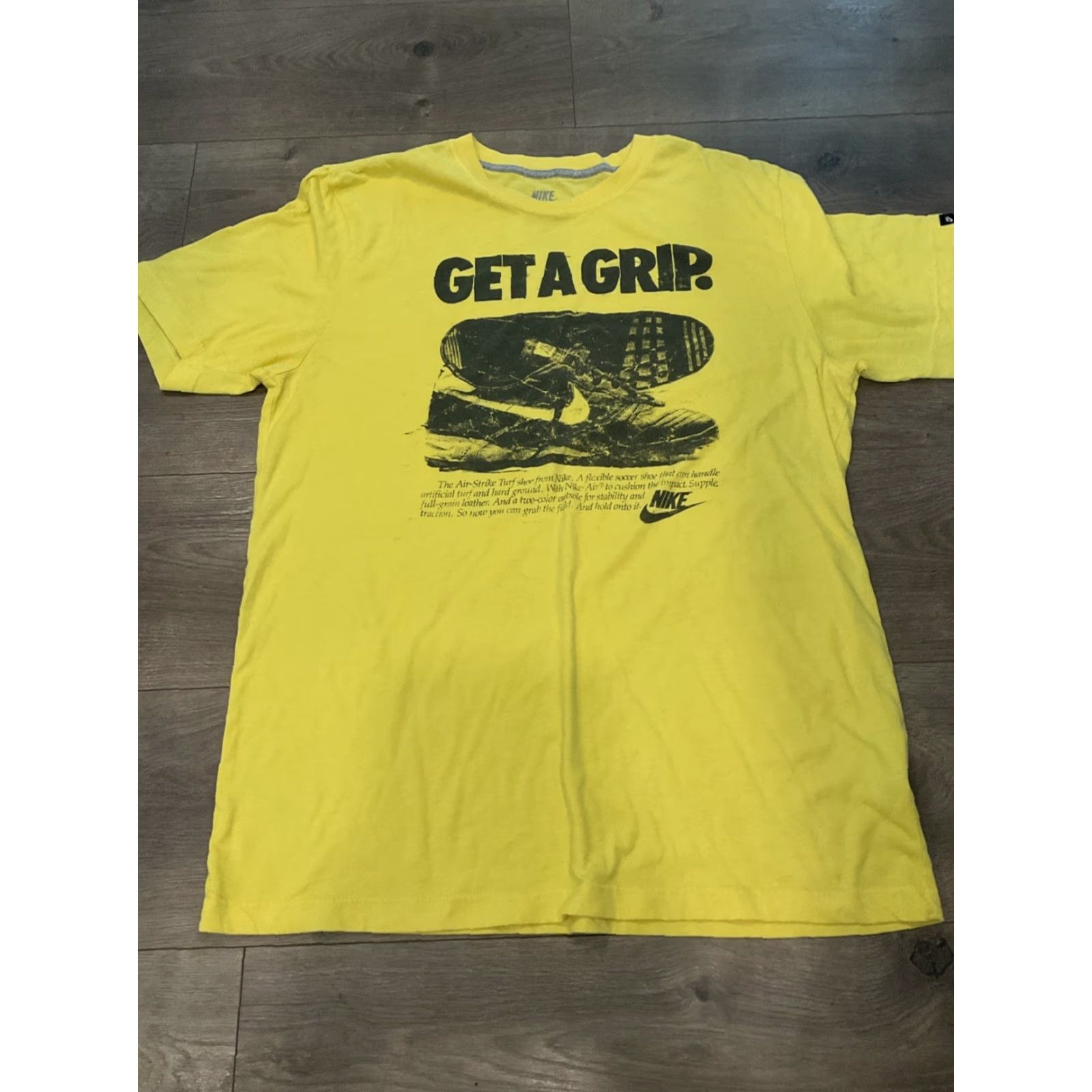 Nike VINTAGE Nike Athletics Get a grip T-shirt Big Print Yellow L Mens Crew Neck Long Sleeve Graphic Print 90s Vintage Nike Athletic Shirt Size US L / EU 52-54 / 3 - 2 Thumbnail