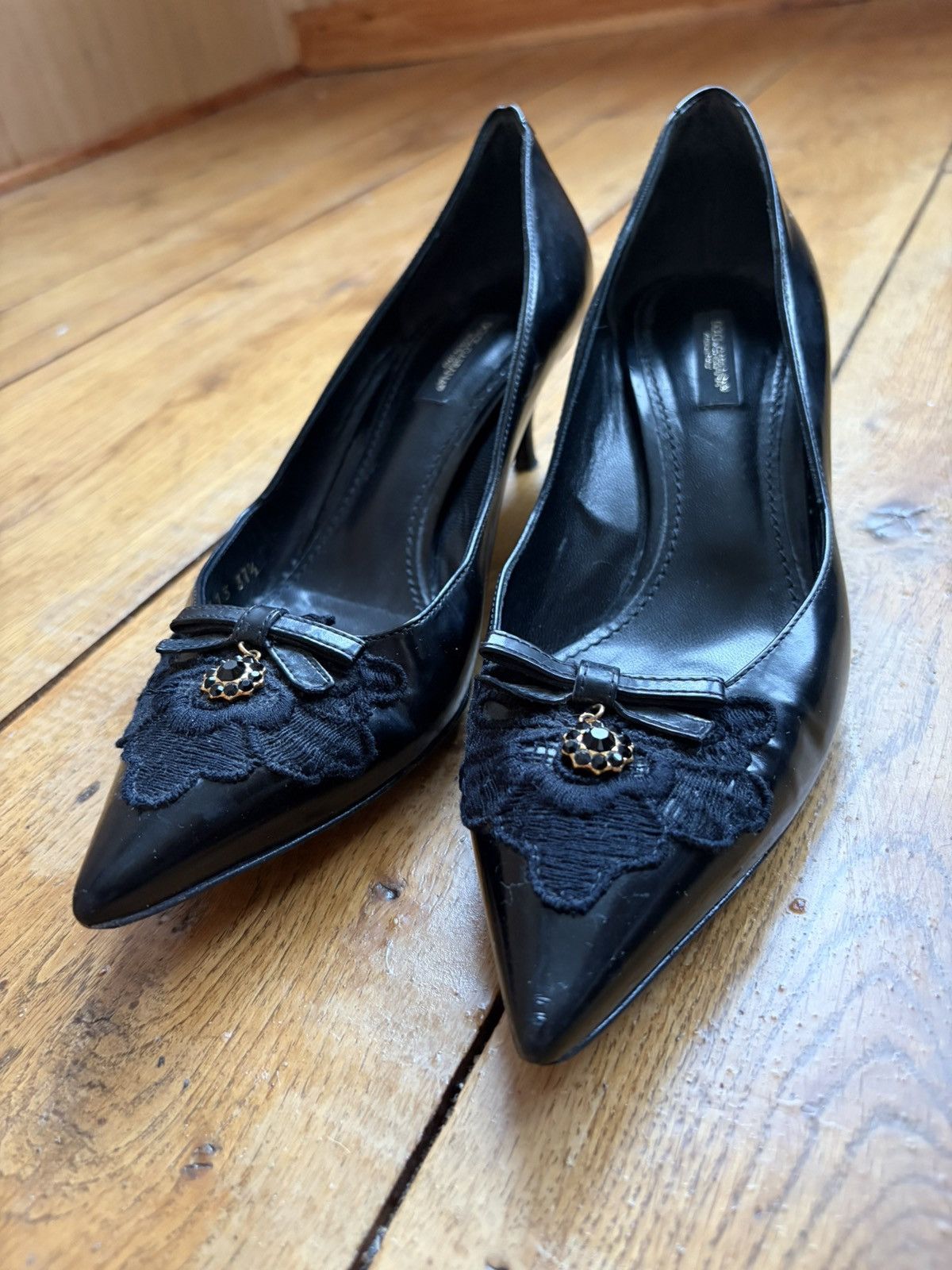 Dolce & Gabbana Dolce & Gabbana Black Lace Pumps Heels Charm EU 37.5 Size US 7.5 / IT 37.5 - 2 Thumbnail