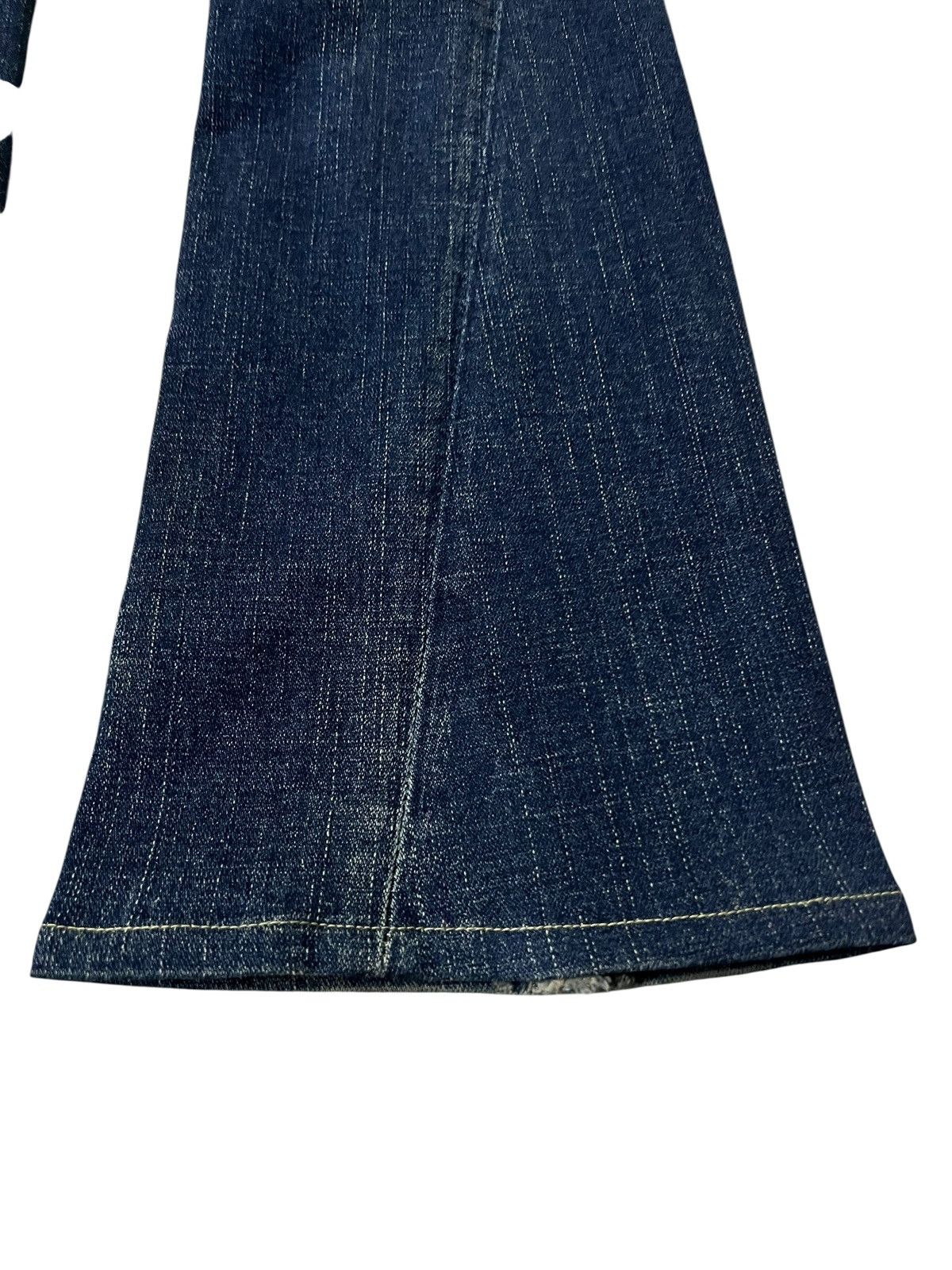 True Religion Flare Jean True Religion Twist Leg Distress Jean Size 27" / US 4 / IT 40 - 4 Thumbnail
