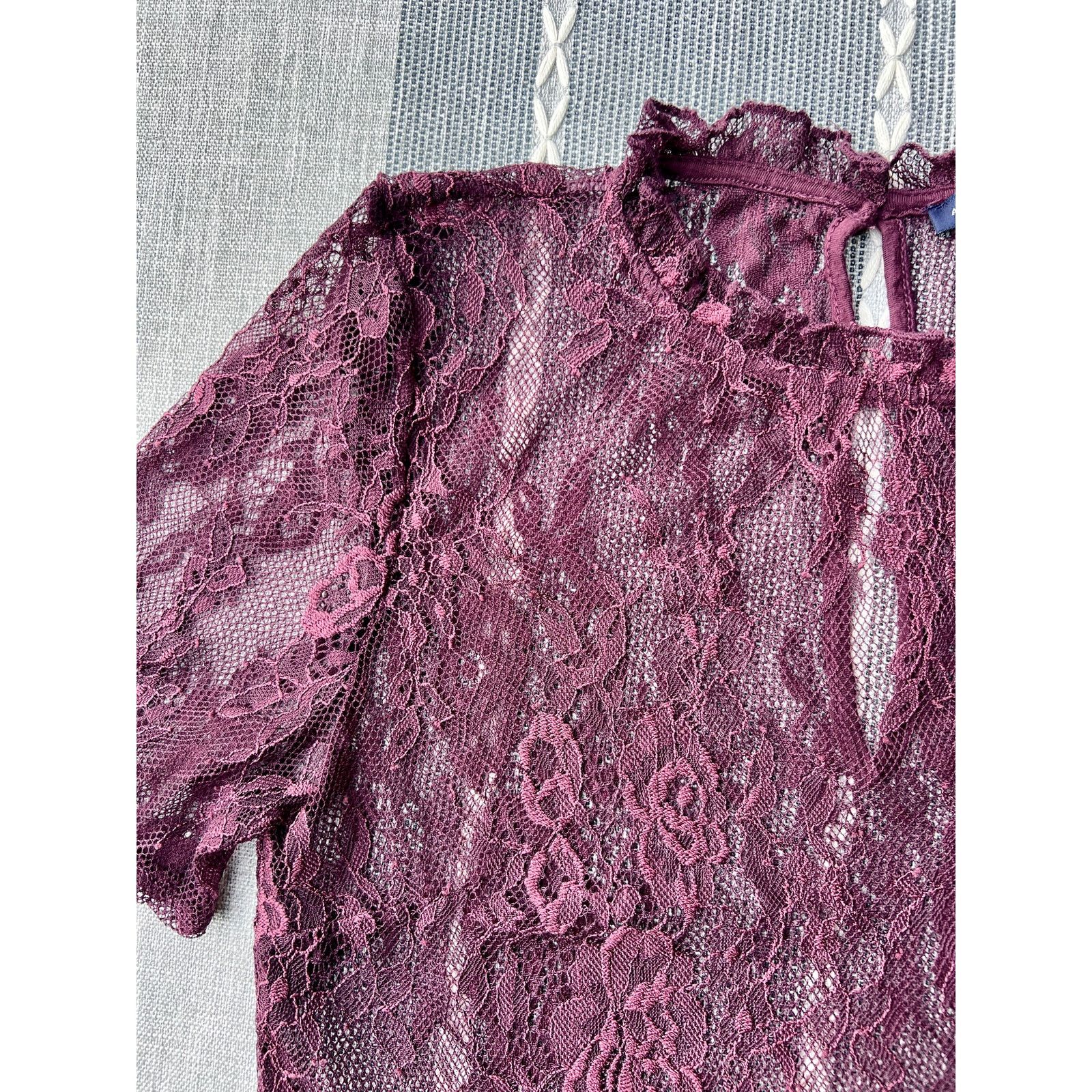 American Eagle Outfitters XS Y2K AE American Eagle Vintage Lace Top Keyhole Back Size XS / US 0-2 / IT 36-38 - 3 Thumbnail