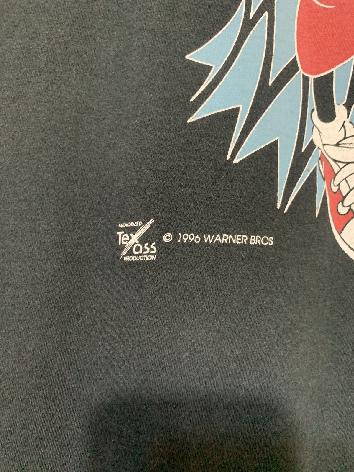 Disney × Vintage × Warner Bros Vintage 1996 Looney Tunes Warner Bros Basketball Duck Tshirt Size US M / EU 48-50 / 2 - 5 Thumbnail