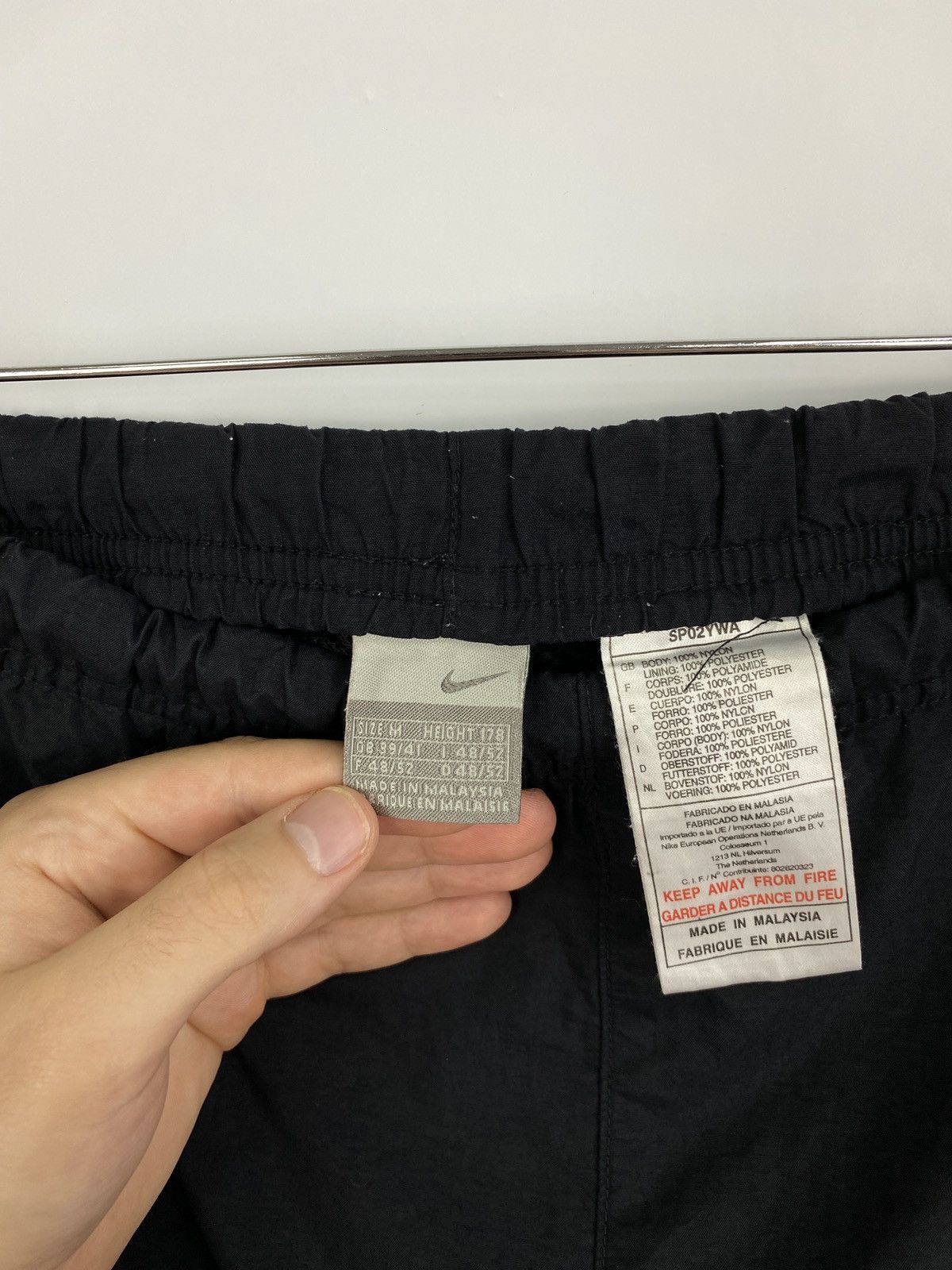 Nike 🇺🇸 Vintage 90s Nike Nylon Shorts Rare Retro Hype Y2K Size US 32 / EU 48 - 4 Thumbnail