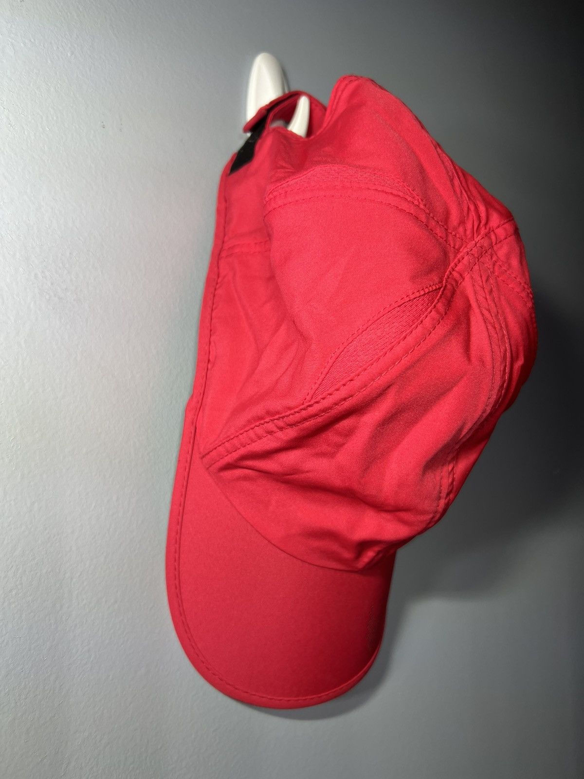 Nike Nike FeatherLight Hat Women Strapback Hot Pink Running Golf Size ONE SIZE - 3 Thumbnail