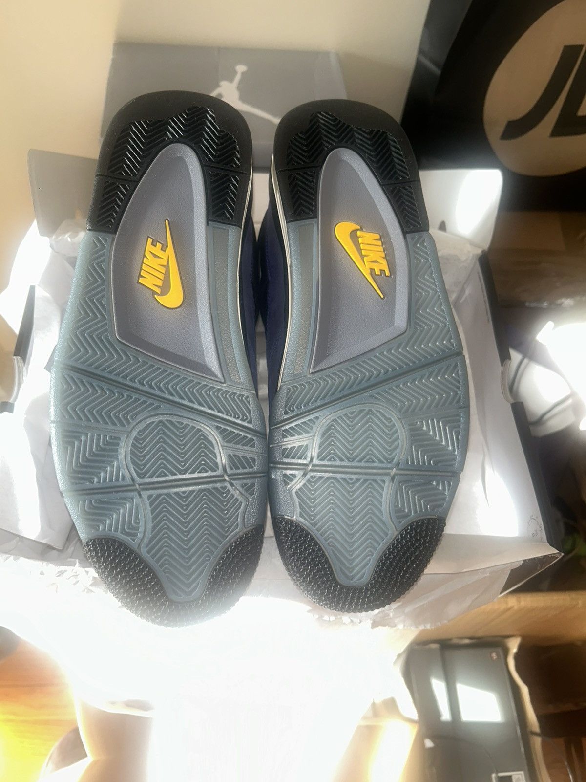 Nike Jordan 4 Retro Lakers. (sz-11 Men’s) Brand New 100% Size US 11 / EU 44 - 5 Thumbnail