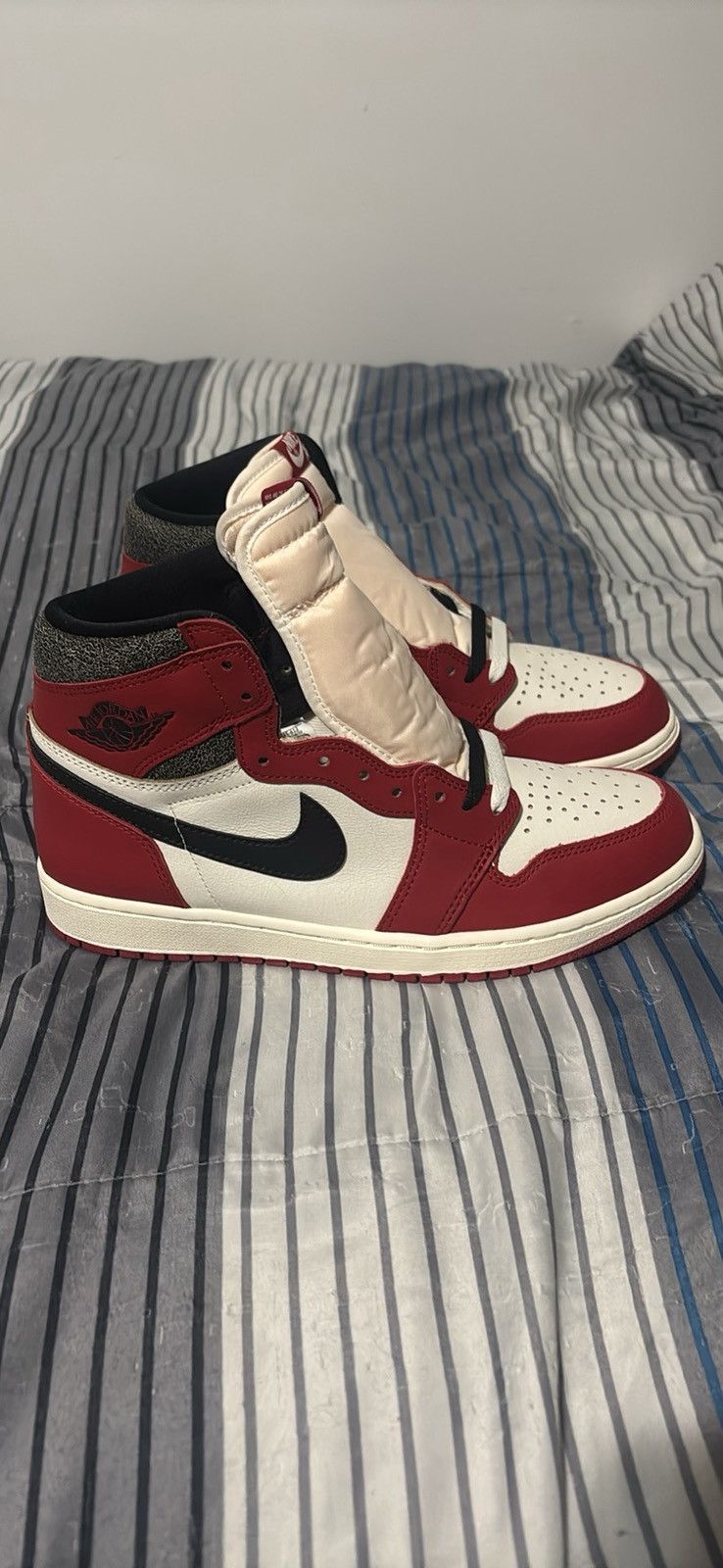 Jordan Brand Jordan 1 Lost and Found Size US 10 / EU 43 - 3 Thumbnail