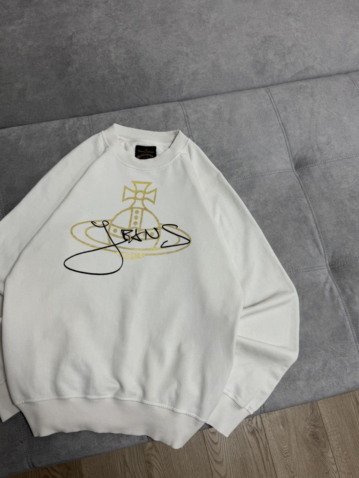Vintage Vintage Vivienne Westwood anglomania white gold sweatshirt Size US L / EU 52-54 / 3 - 5 Thumbnail