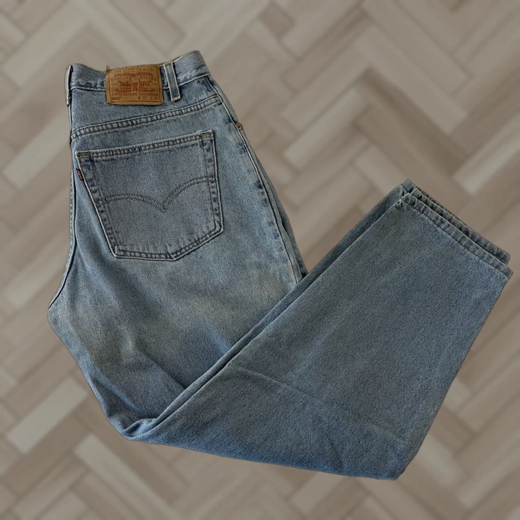 Levi's Vintage Levi's 560 Tapered Light Wash Denim Blue Jeans Men's 33 X 29 Size US 33 - 1 Thumbnail