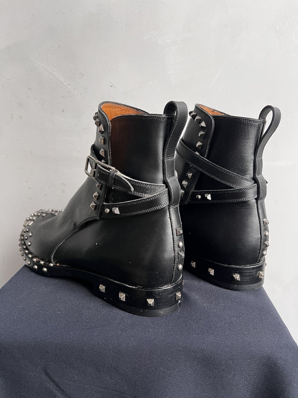 Bally Luxury✅✅studded archive Bally leather Chelsea boots Size US 10 / EU 43 - 8 Thumbnail