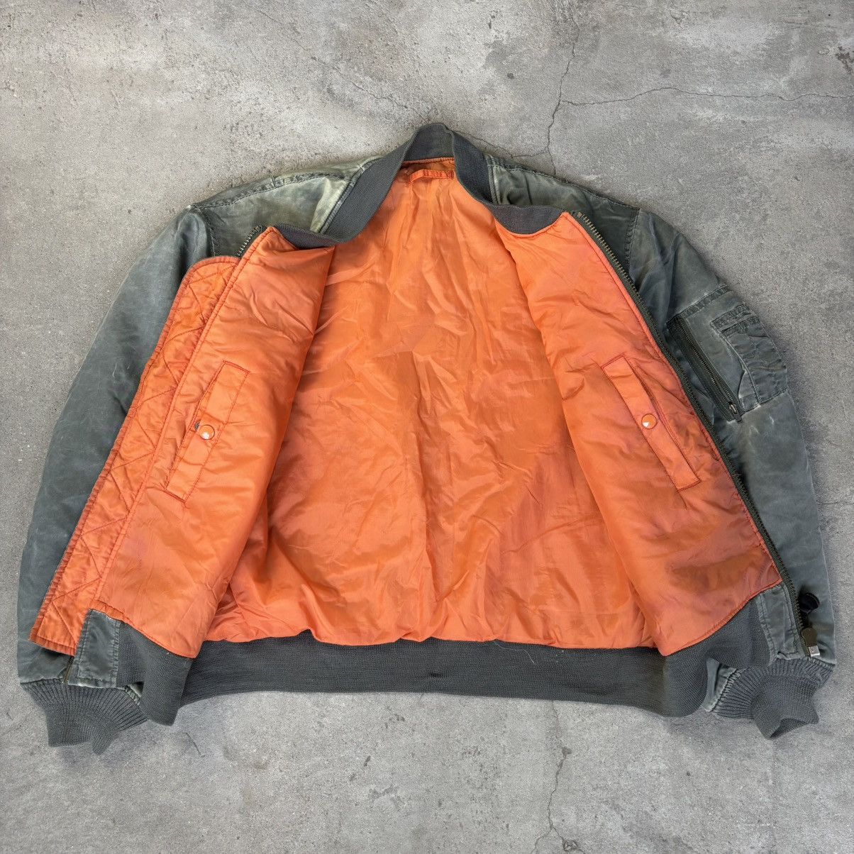 Vintage Vintage Vietnam USAAF US Airfare MA-1 Military bomber Jacket Size US L / EU 52-54 / 3 - 7 Thumbnail