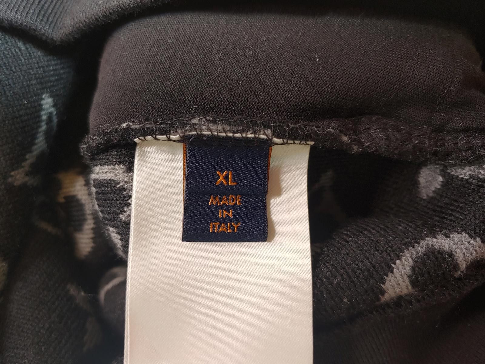 Louis Vuitton Louis Vuitton Monogram Fleece Jacket in Black Size US XL / EU 56 / 4 - 8 Thumbnail