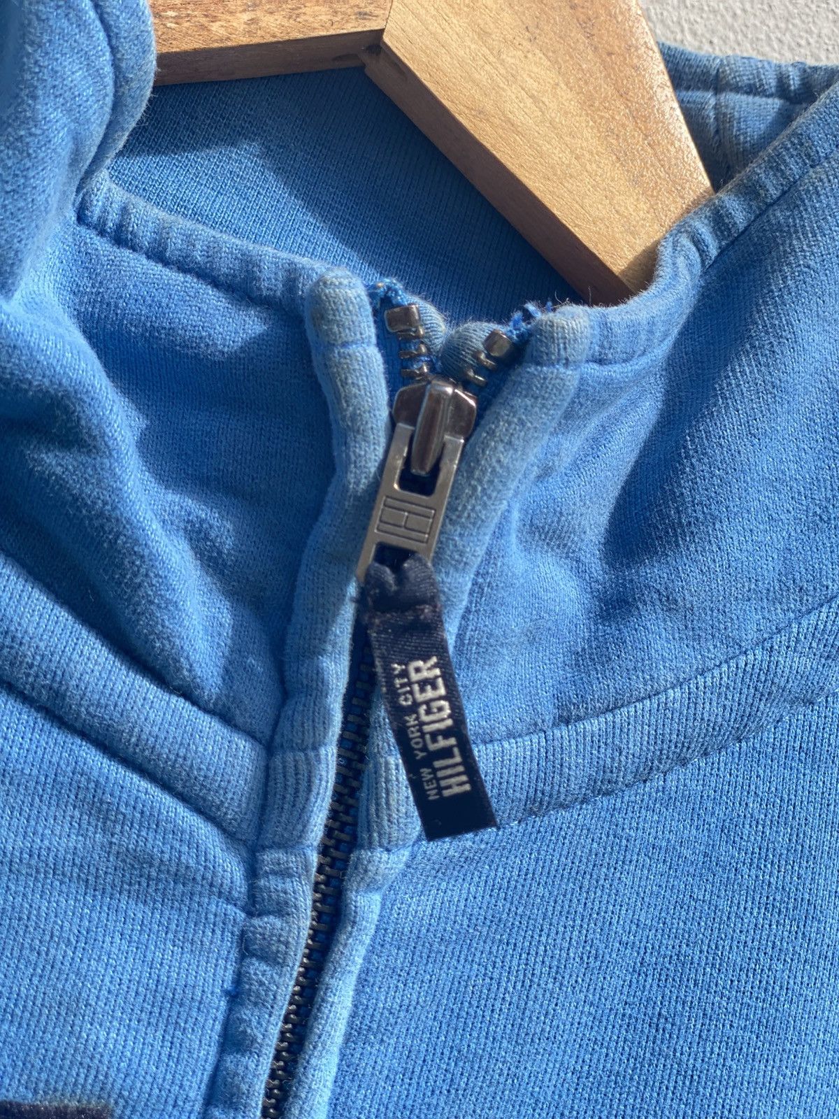 Tommy Hilfiger Vintage TOMMY HILFIGER Hoodie Sweatshirt Size US L / EU 52-54 / 3 - 6 Thumbnail
