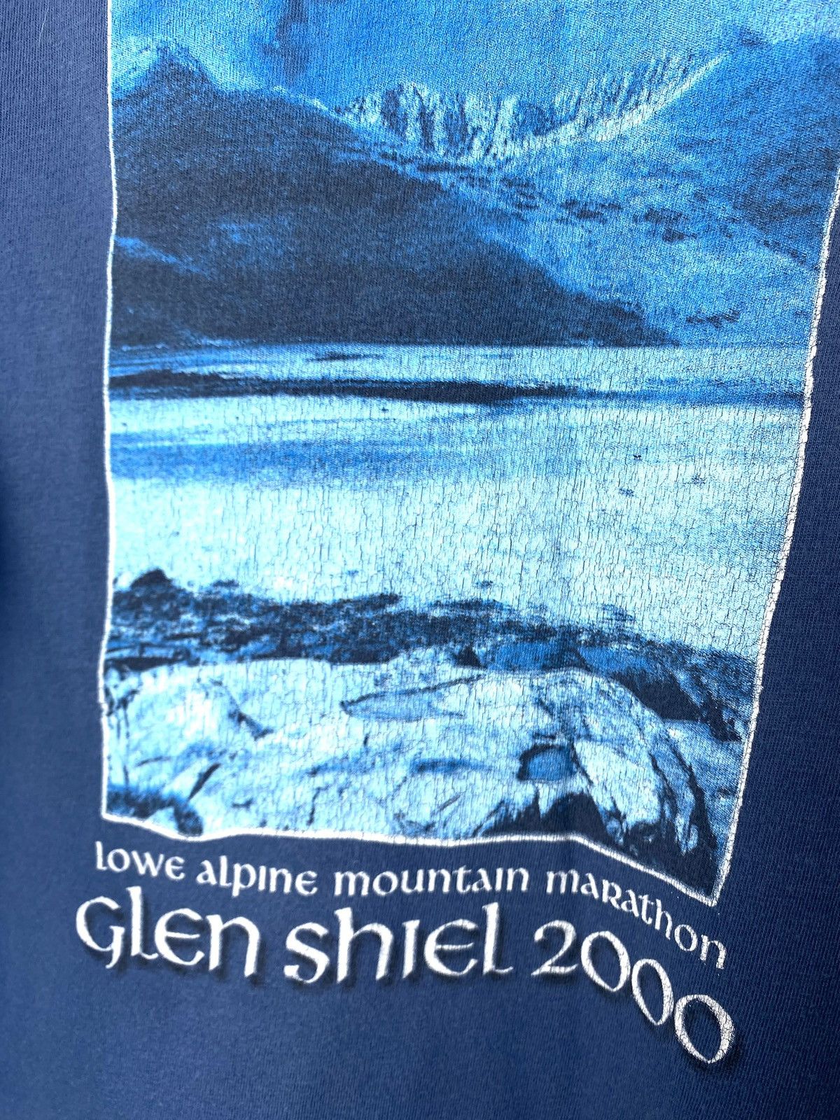 Vintage 00’s Vintage Lowe Alpine Mountain Marathon T Shirt Gorpcore Size US L / EU 52-54 / 3 - 8 Thumbnail