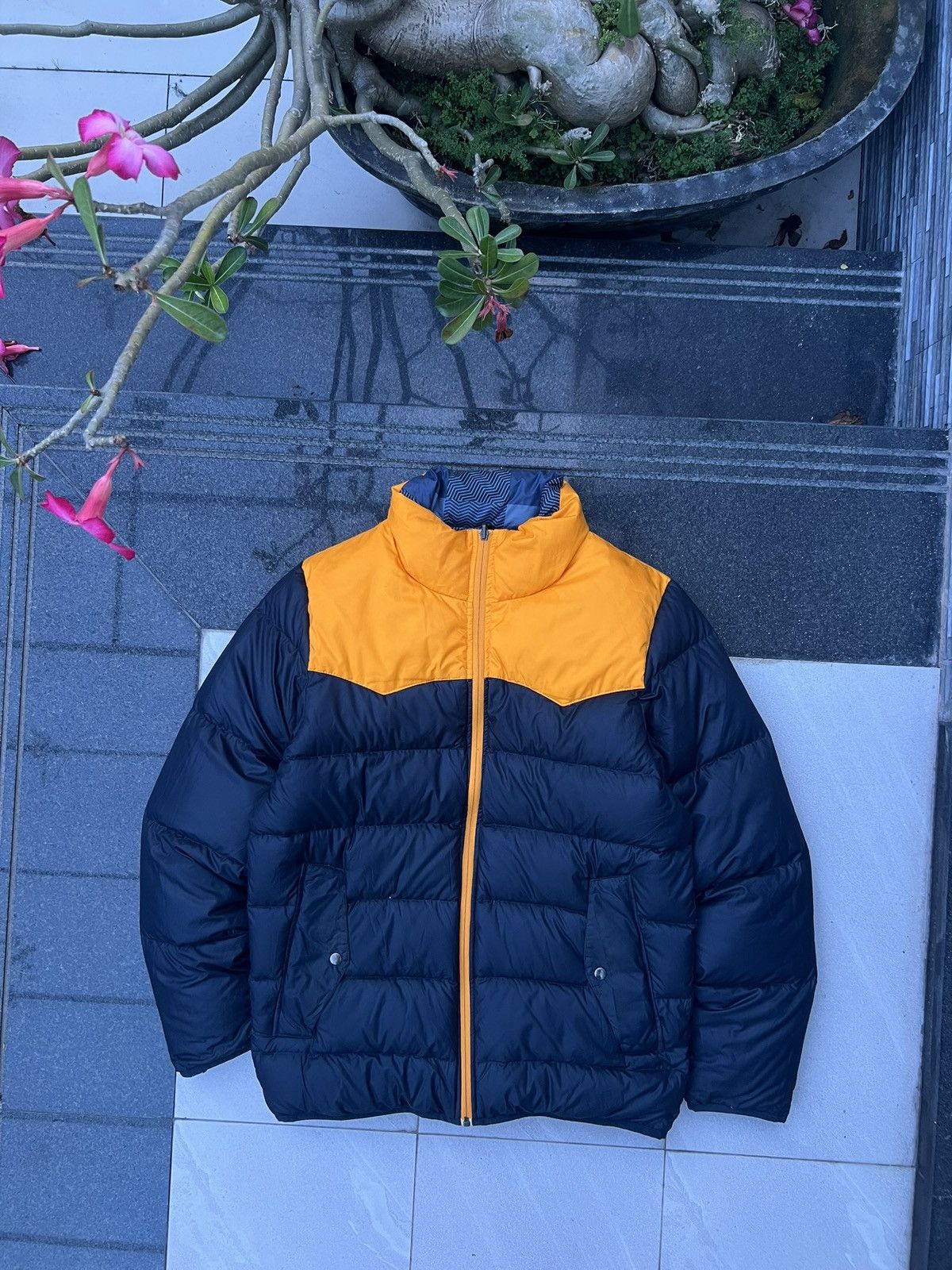 Nike × Vintage 00s Nike Swoosh Reversible Vintage Oversized Puffer Jacket Size US M / EU 48-50 / 2 - 2 Thumbnail