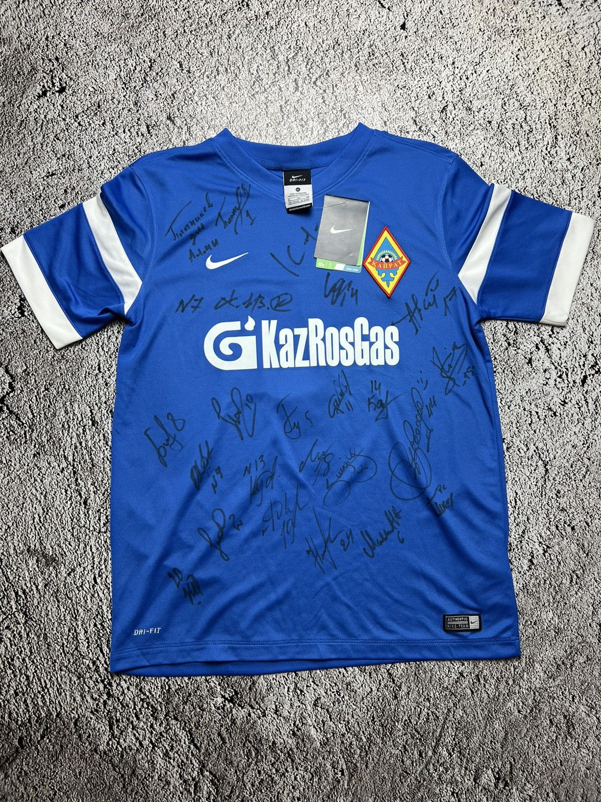 Nike NWT‼️2015-2016 FC Kairat SIGNED BY PLAYERS nike jersey Size US S / EU 44-46 / 1 - 1 Thumbnail