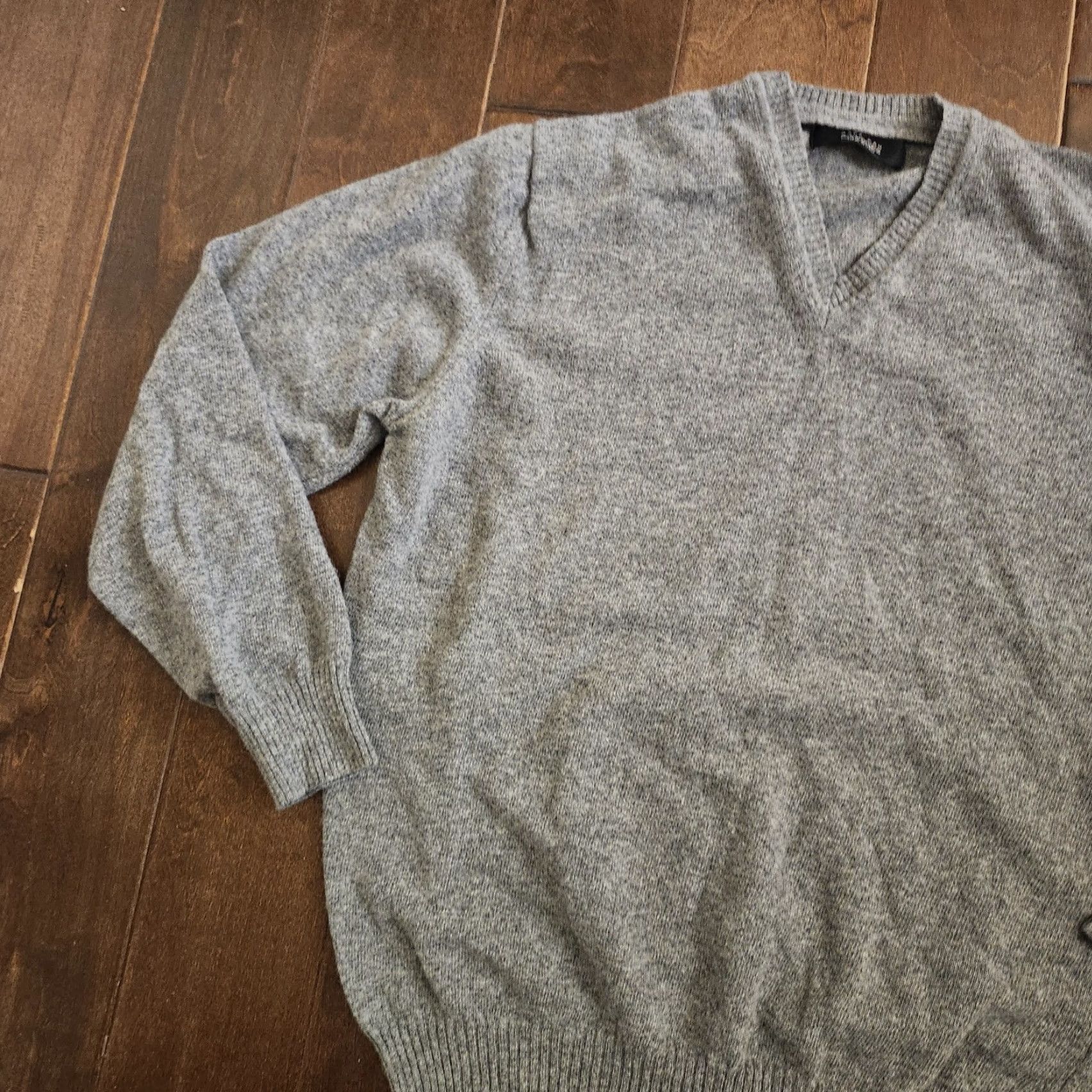 Zara Zara Man Basic Mens Gray Wool V Neck Sweater Pullover XL Wool V-Neck Mens Gray Knit Pullover XL Size US XL / EU 56 / 4 - 3 Thumbnail