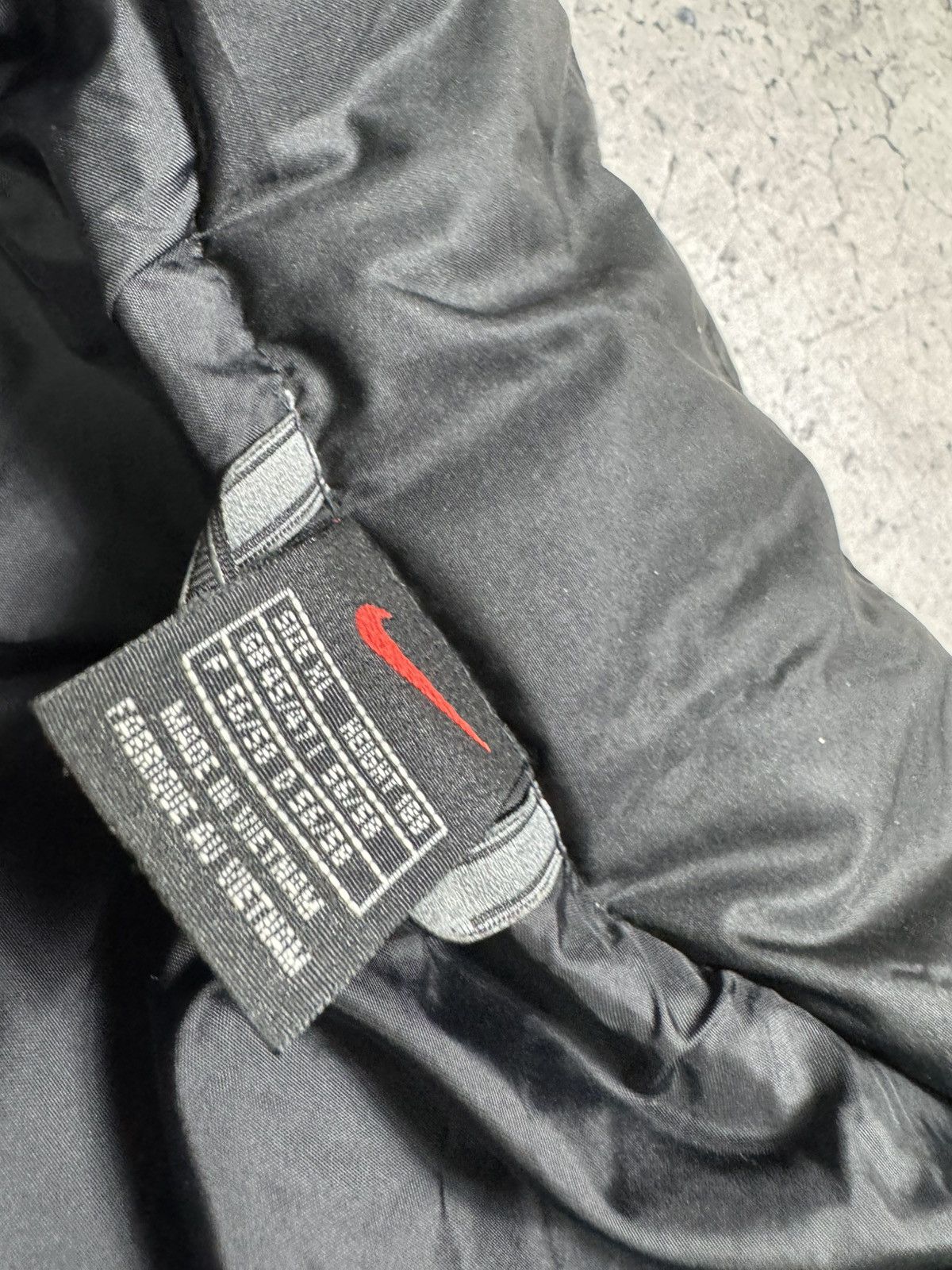 Nike Nike Down Puffer Jacket Black Swoosh Drill Size XL Size US XL / EU 56 / 4 - 7 Thumbnail
