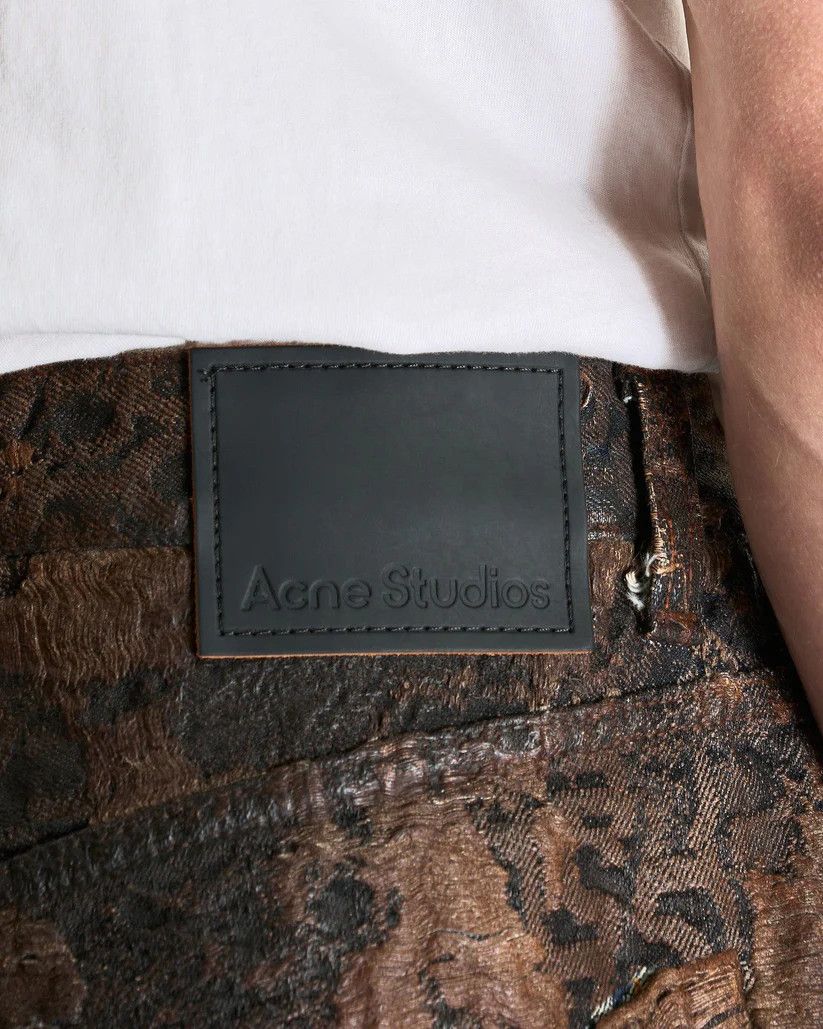 Acne Studios o1s1v1r1oon0825 Distressed Monogram Jeans in Brown Size US 30 / EU 46 - 7 Thumbnail