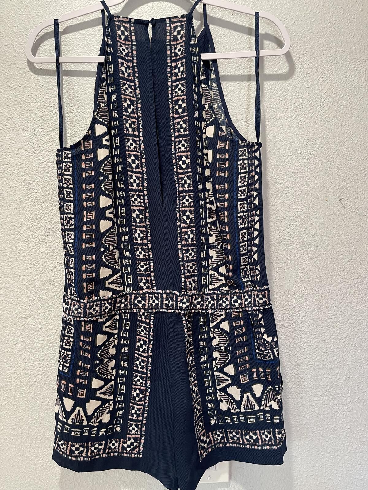 Bcbgmaxazria BCBGMAXAZRIA XS Navy Blue & Beige Patterned Romper Size 26" / US 2 / IT 38 - 2 Thumbnail