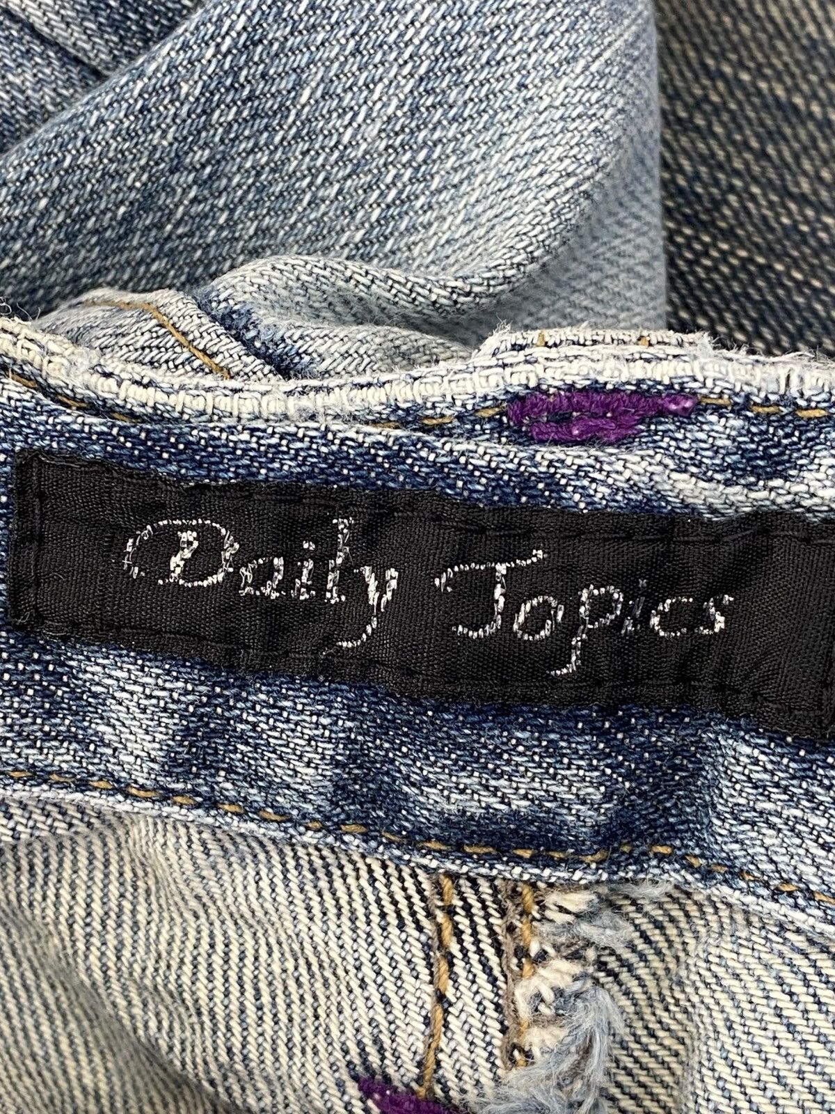 Japanese Brand Japanese Brand Light Wash Style Flare Jeans Size US 32 / EU 48 - 11 Thumbnail
