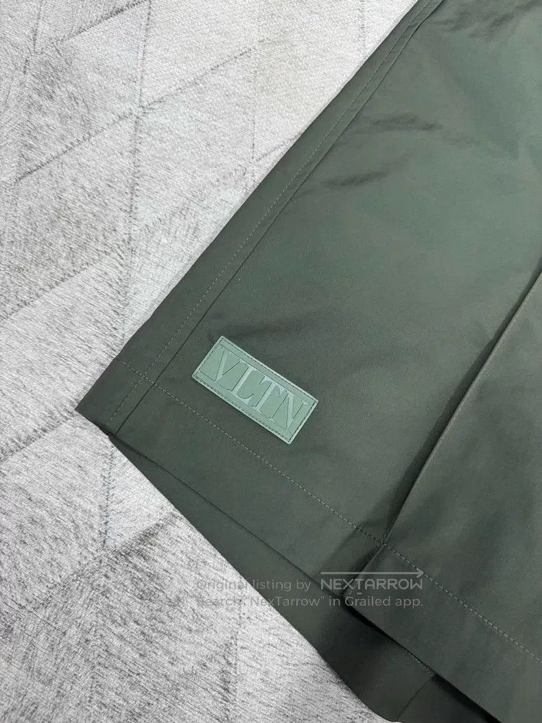 Valentino Valentino Army green waterproof nylon cargo shorts Size US 30 / EU 46 - 4 Thumbnail